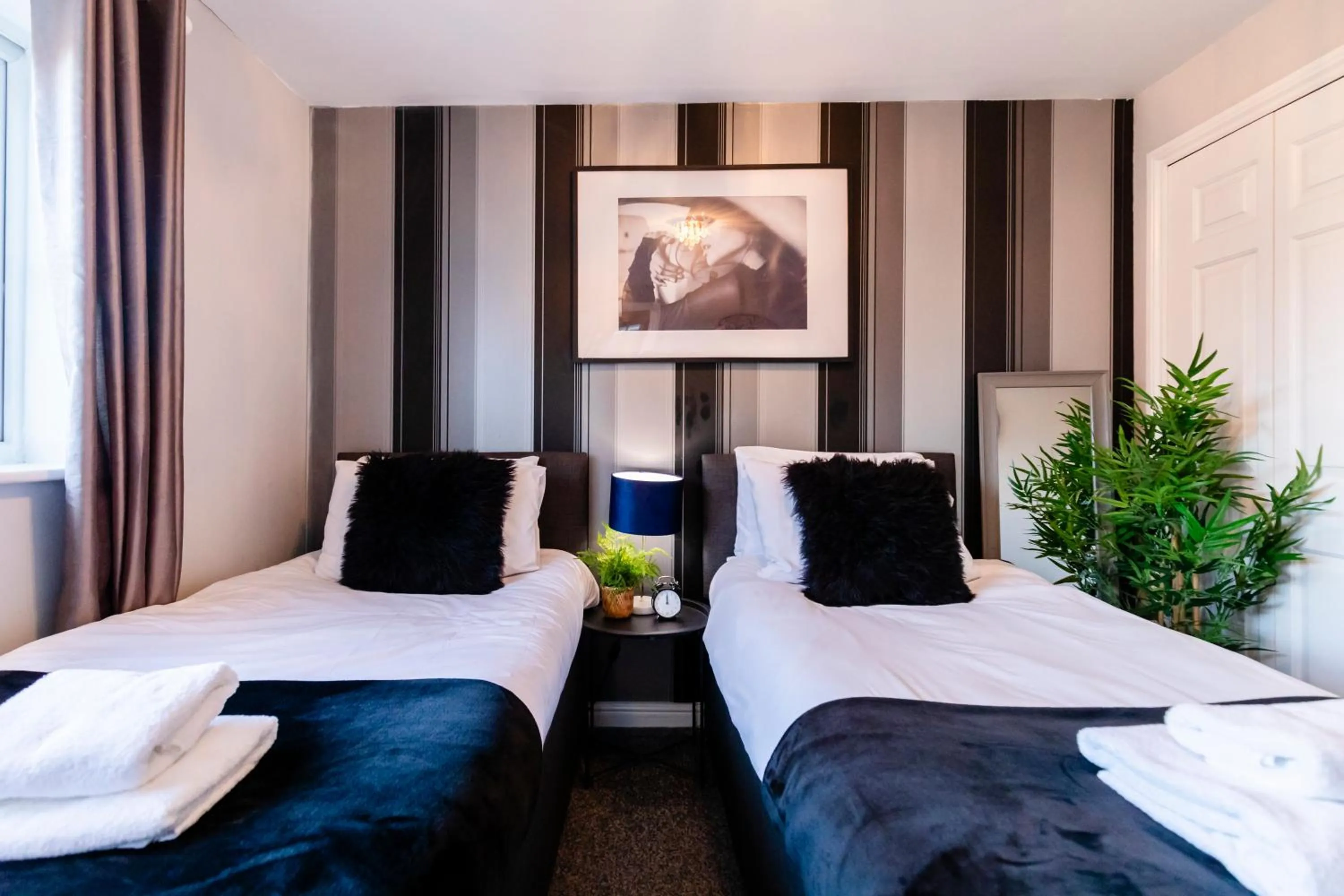 Bed in Chichester retreat house with free parking