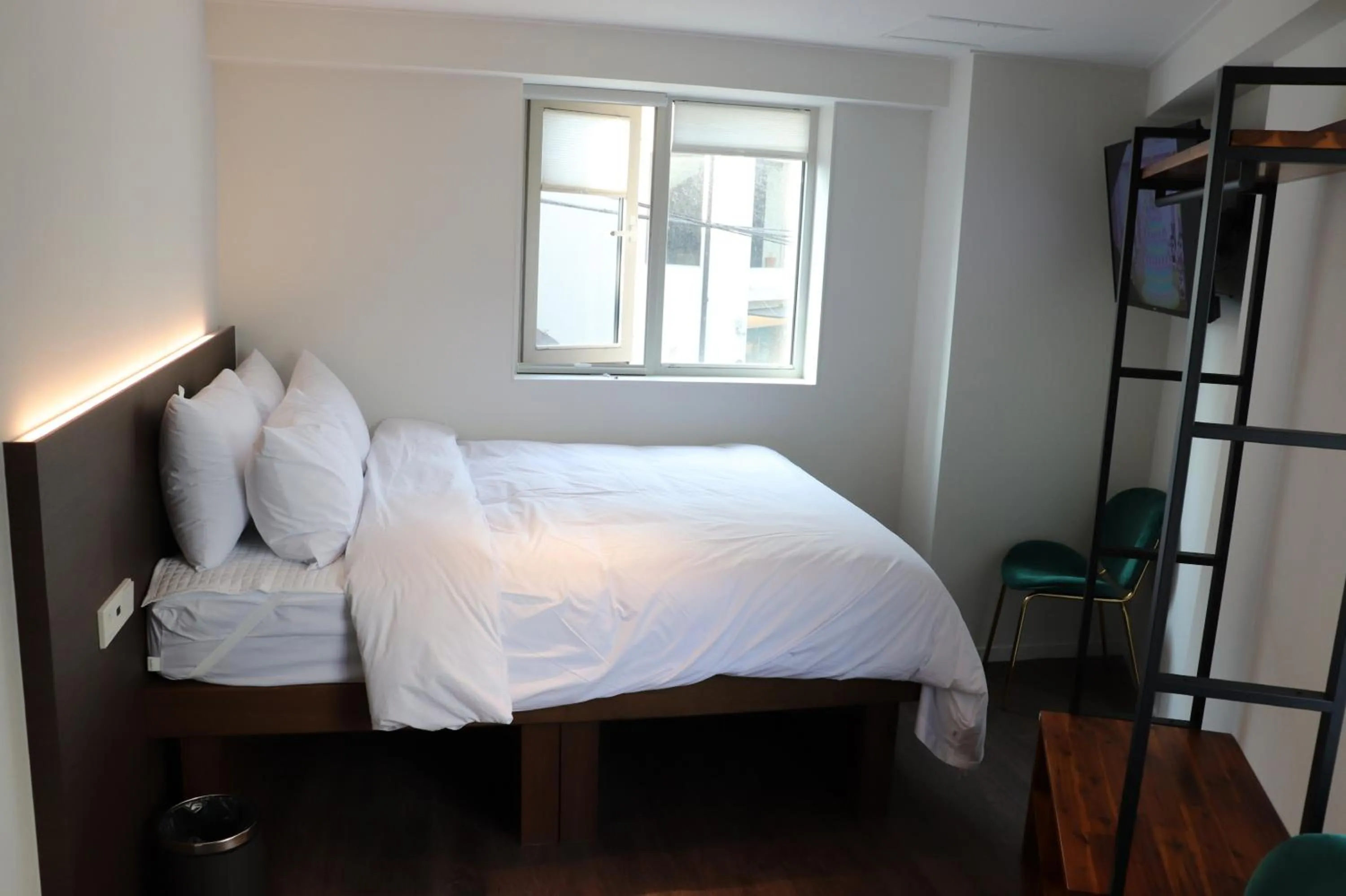 Bedroom, Bed in H HOSTEL Itaewon