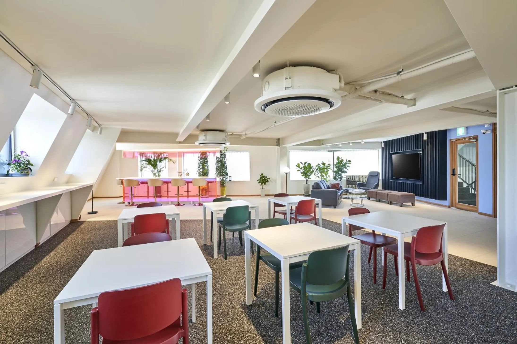 Communal lounge/ TV room in H HOSTEL Itaewon