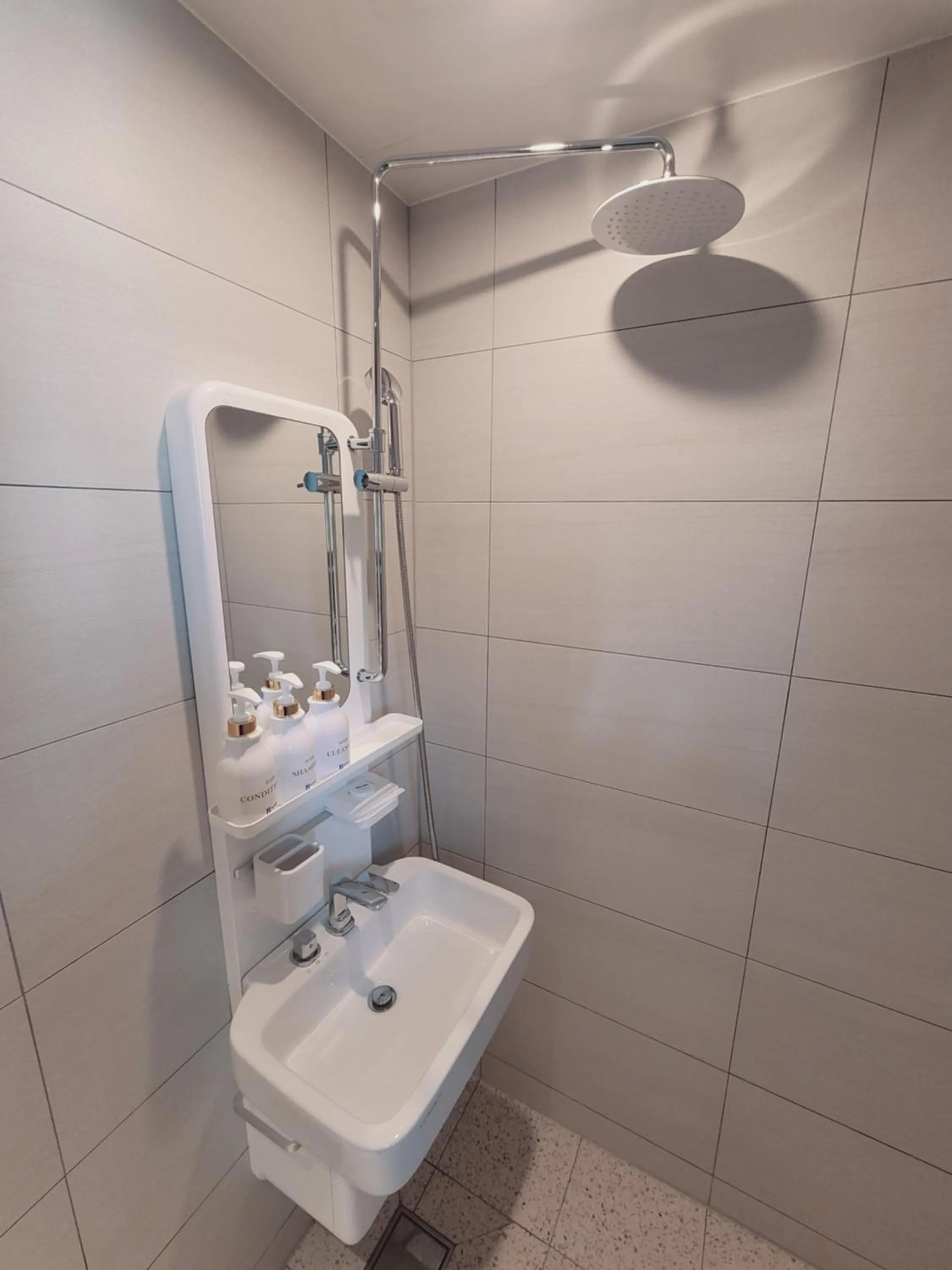 Bathroom in H HOSTEL Itaewon