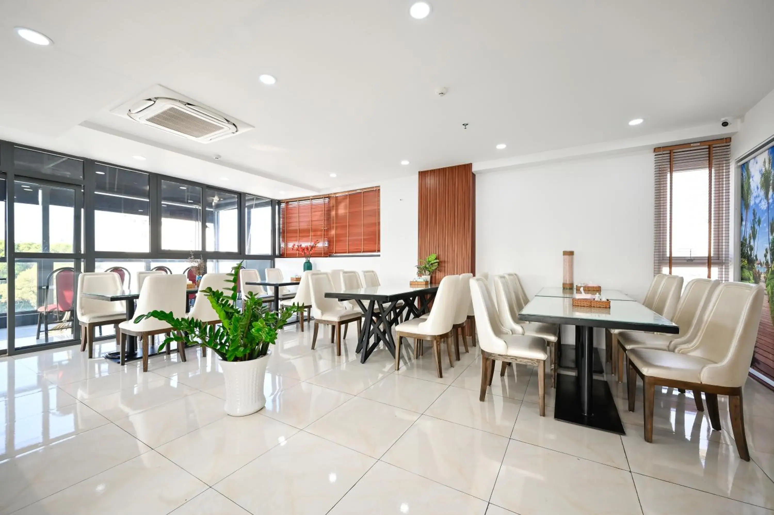 Restaurant/places to eat in A25 Hotel - 55 Cách Mạng Tháng 8 Restaurant/places to eat in A25 Hotel - 55 Cách Mạng Tháng 8