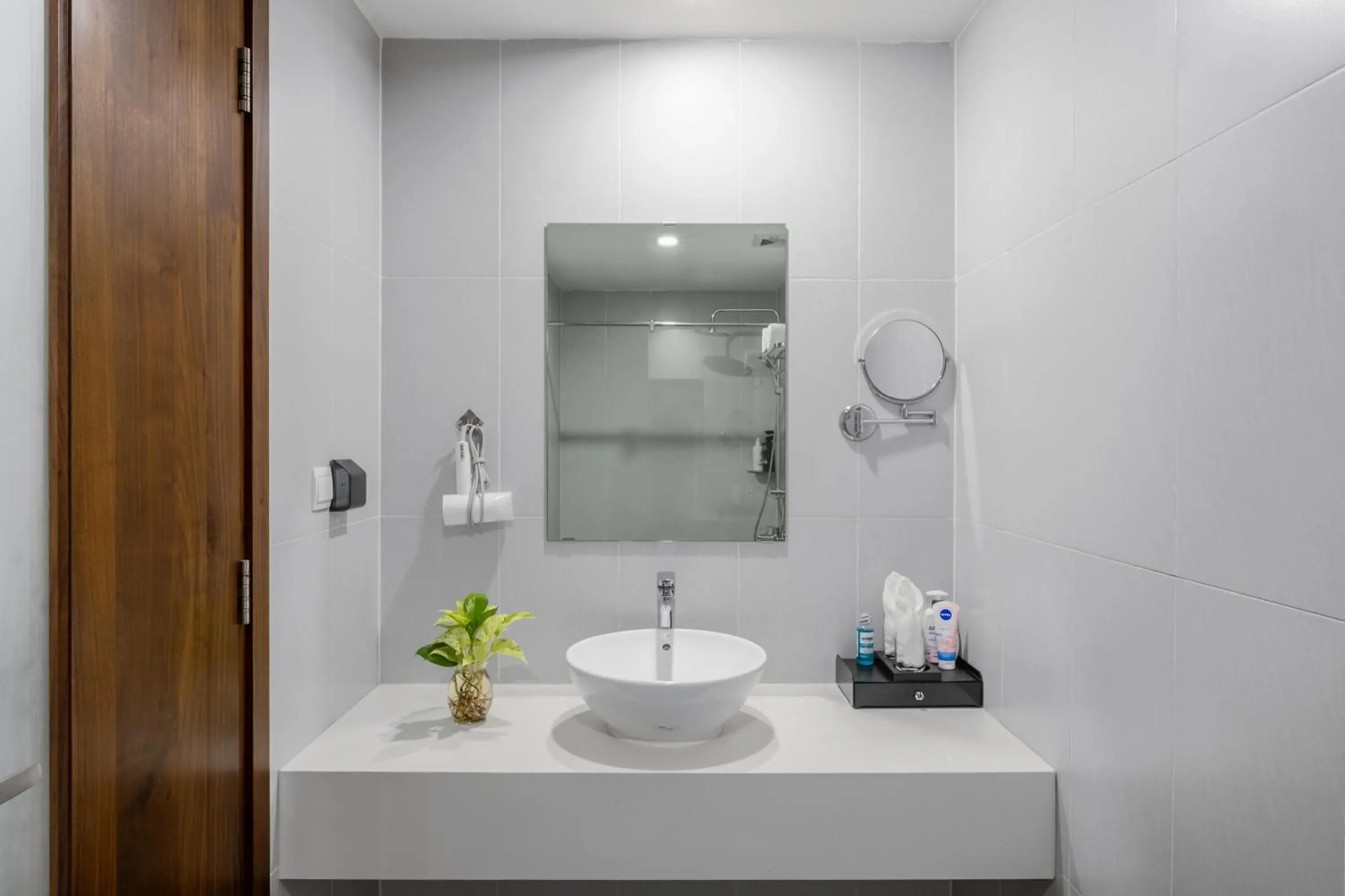 Bathroom in A25 Hotel - 55 Cách Mạng Tháng 8 Bathroom in A25 Hotel - 55 Cách Mạng Tháng 8