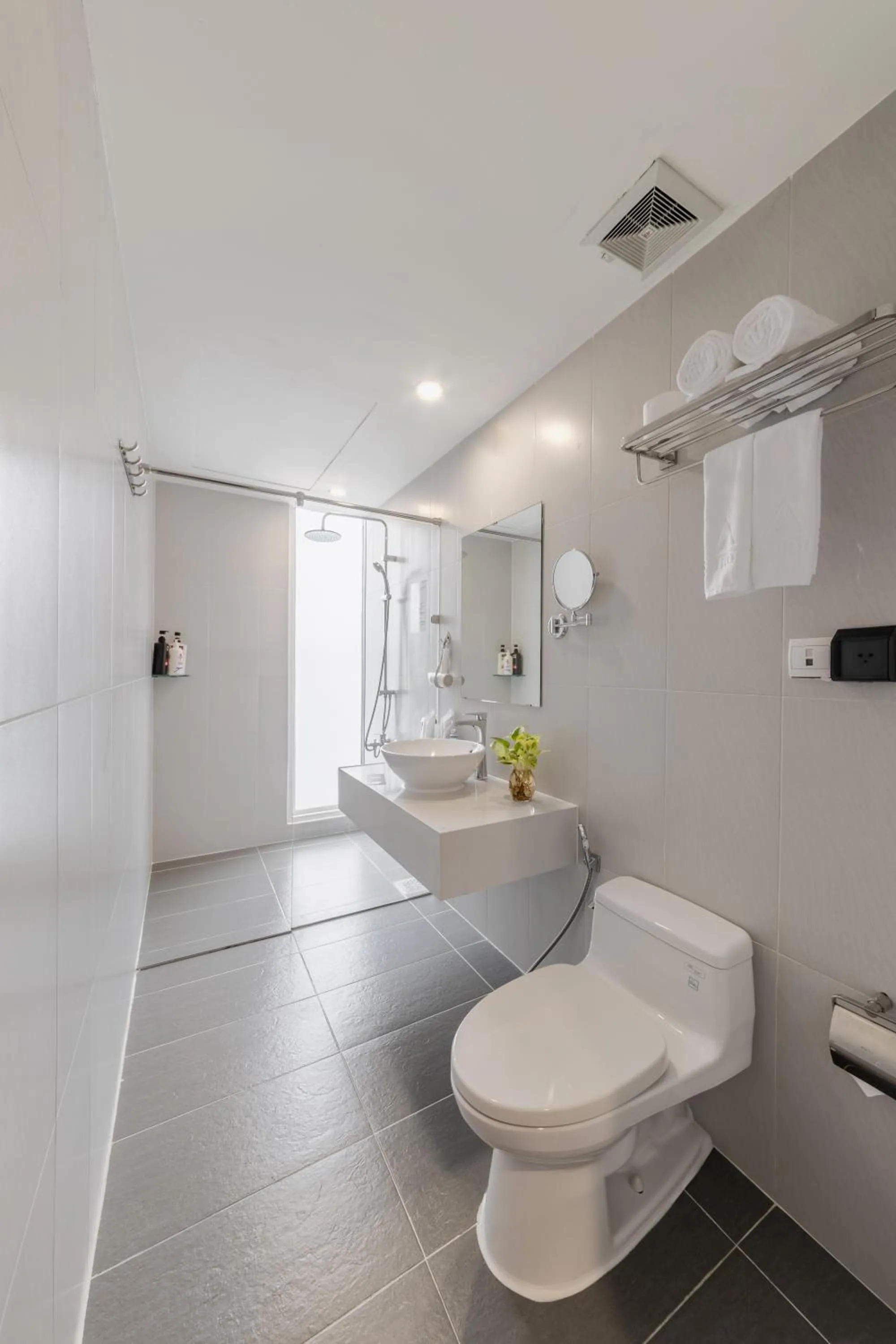 Shower in A25 Hotel - 55 Cách Mạng Tháng 8