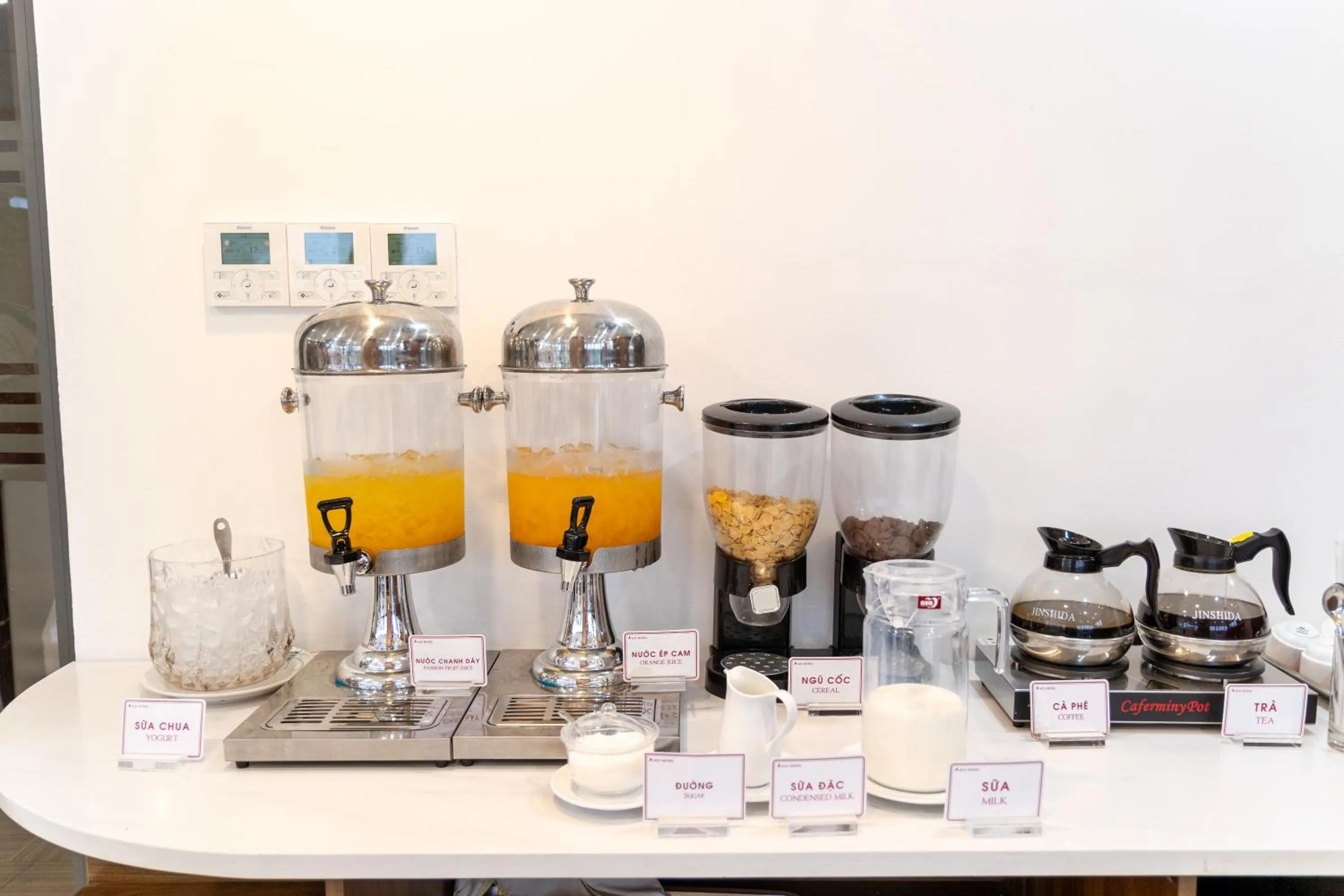 Food and drinks in A25 Hotel - 55 Cách Mạng Tháng 8