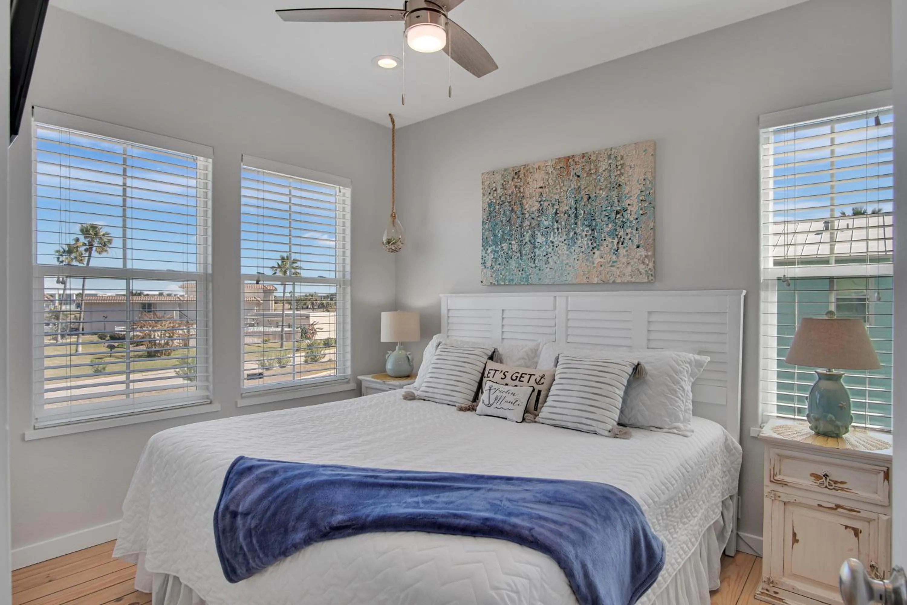 Property building, Bed in Nauti Beach