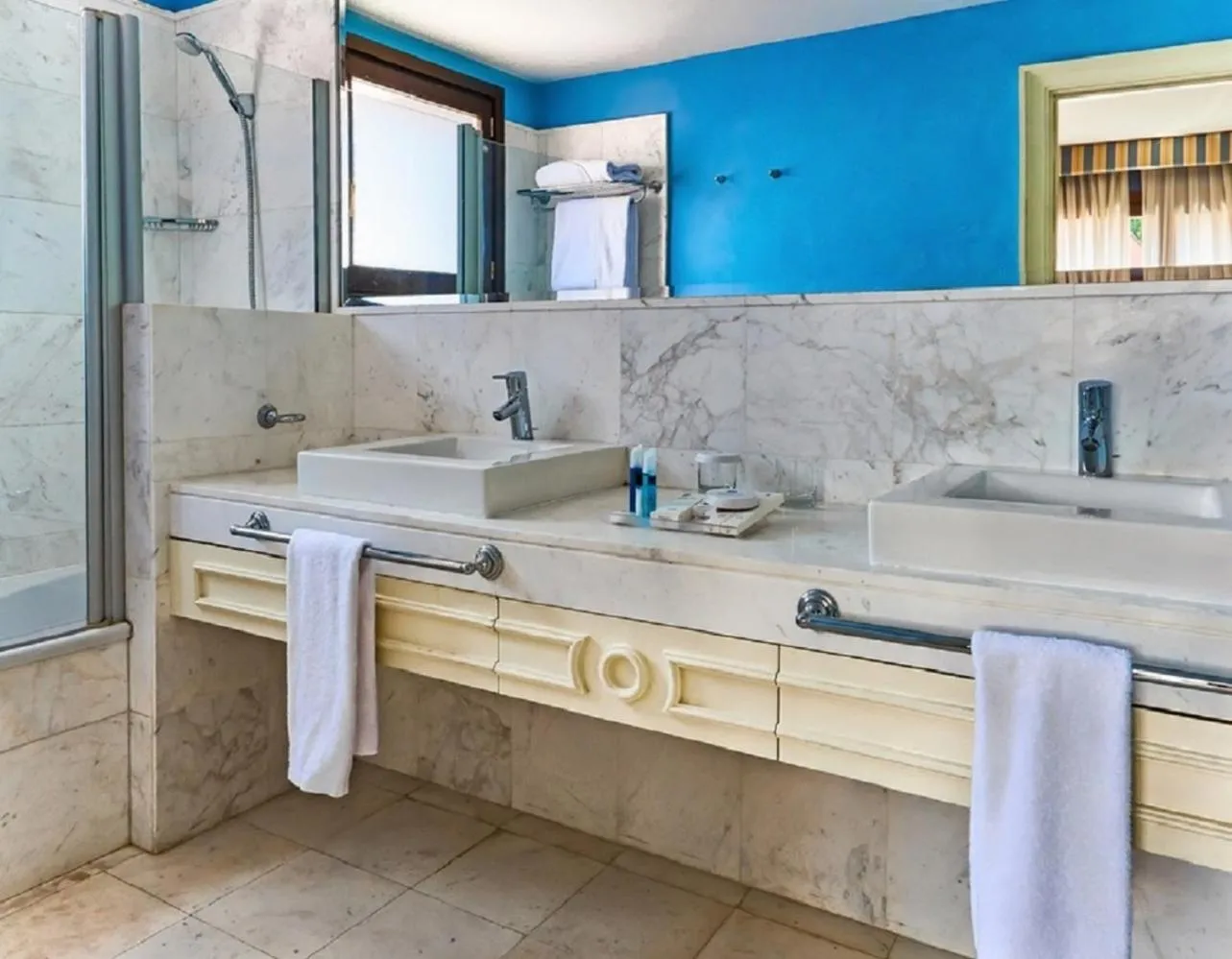 Bathroom in Hotel Blancafort Spa Termal