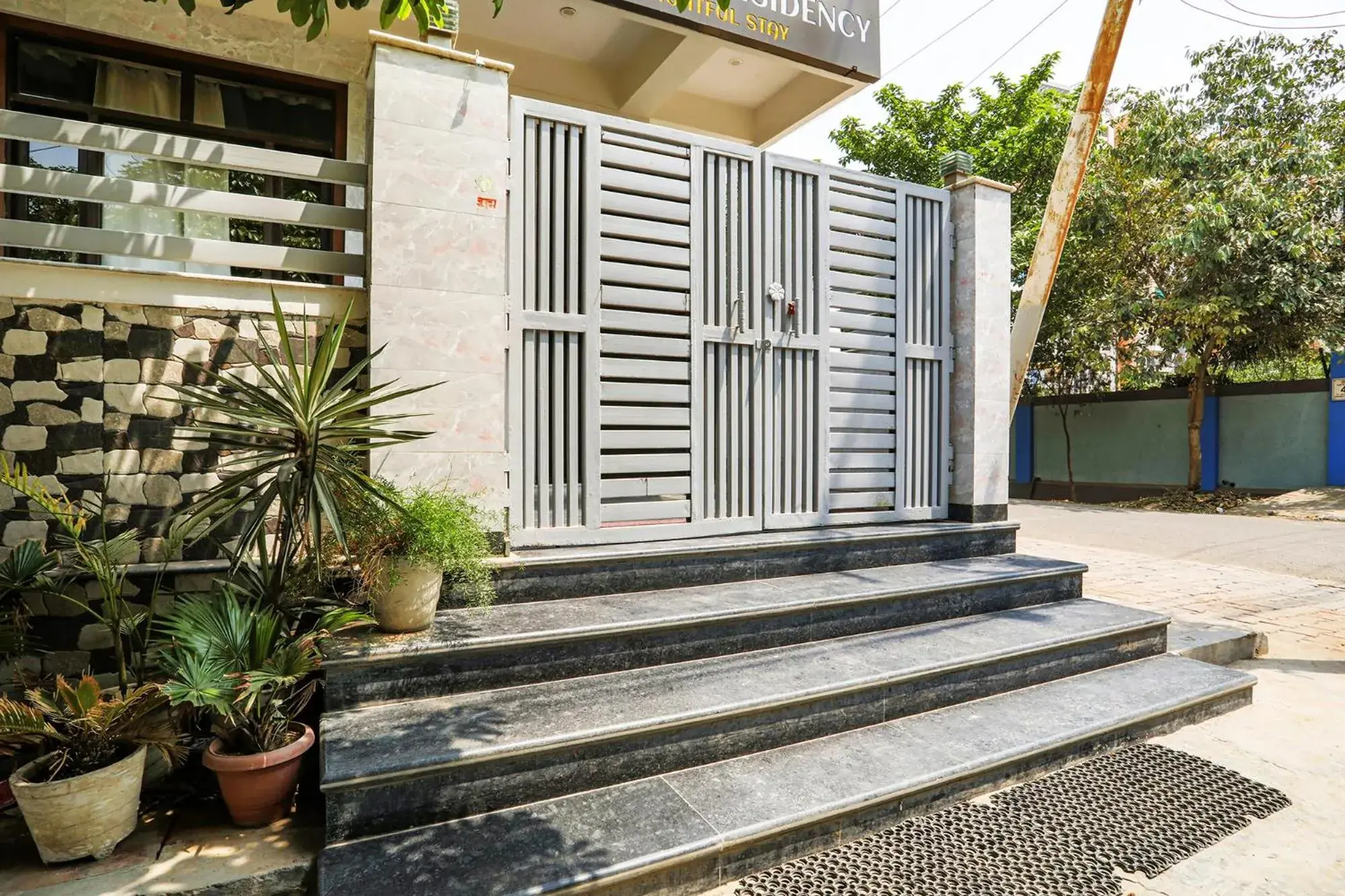 Facade/entrance in FabHotel Aaradhya Residency Facade/entrance in FabHotel Aaradhya Residency