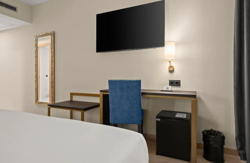 Bedroom in Hotel Zentral Gijón Rey Pelayo