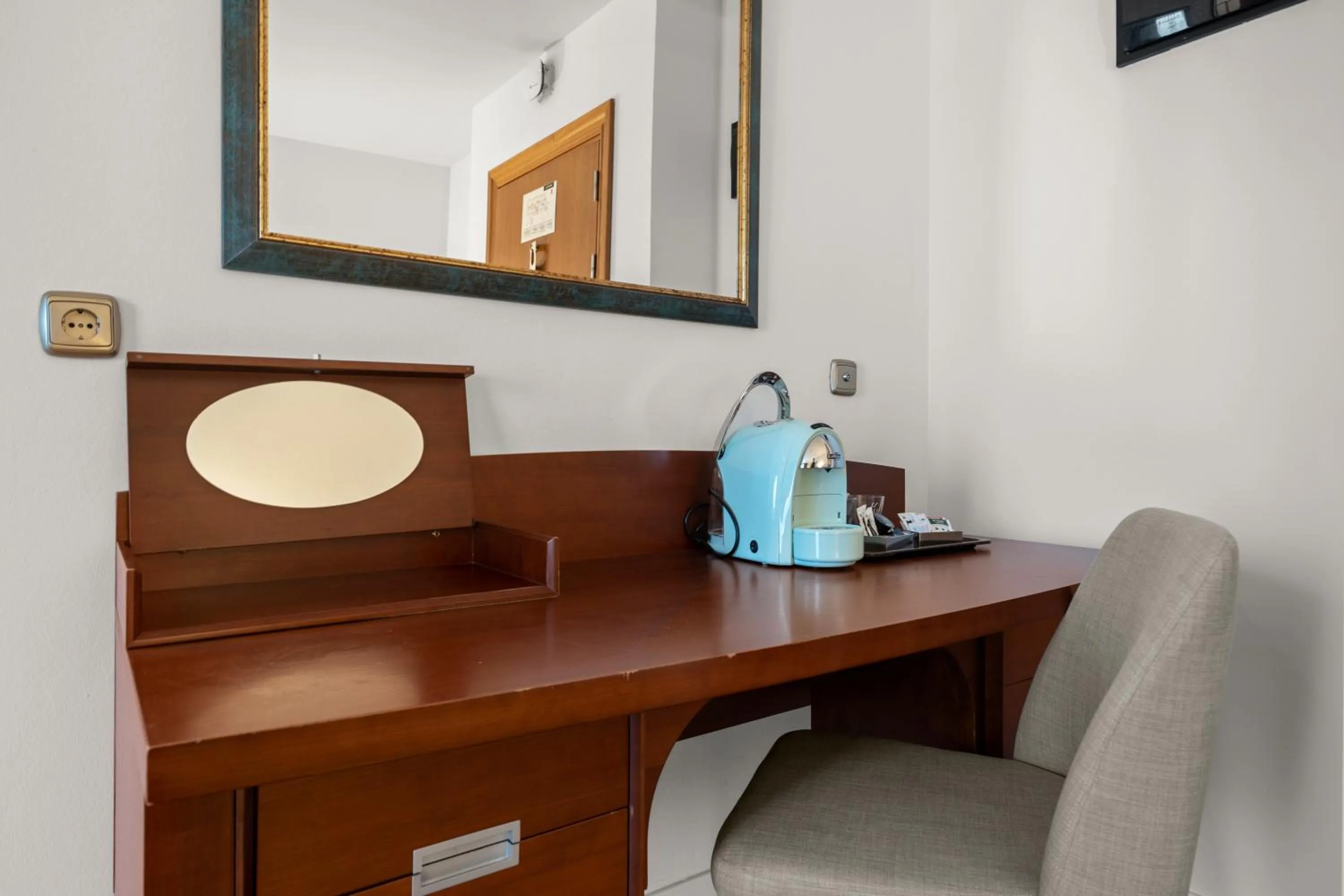 Bedroom in Hotel Zentral Gijón Rey Pelayo