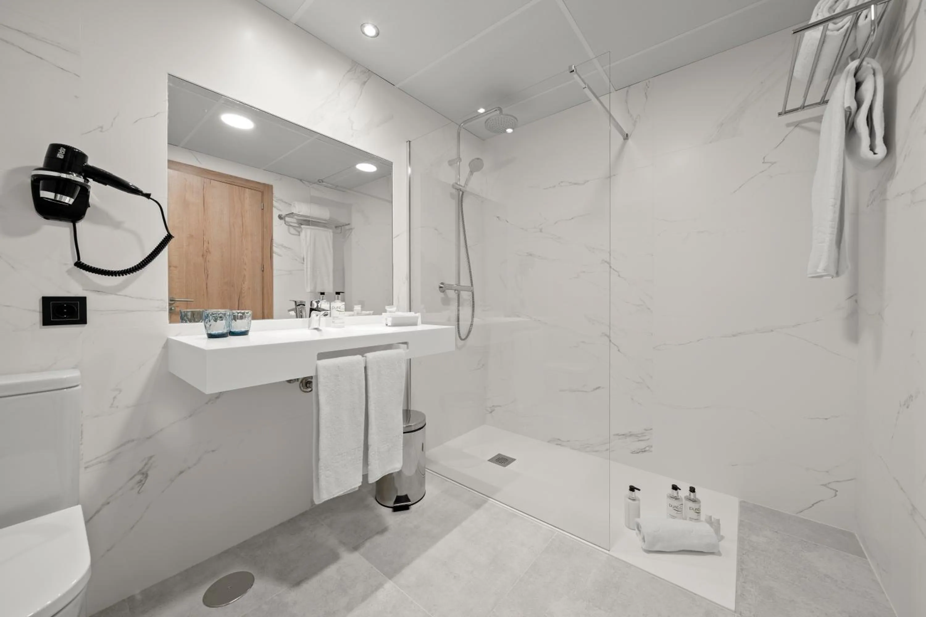 Shower in Hotel Zentral Gijón Rey Pelayo