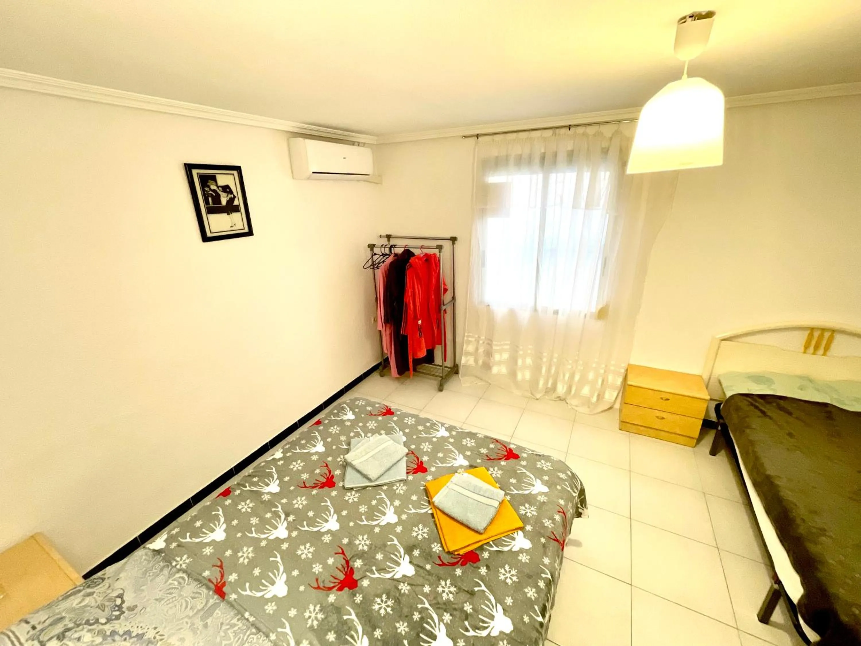 Photo of the whole room, Bed in Las habitaciones en Alicante