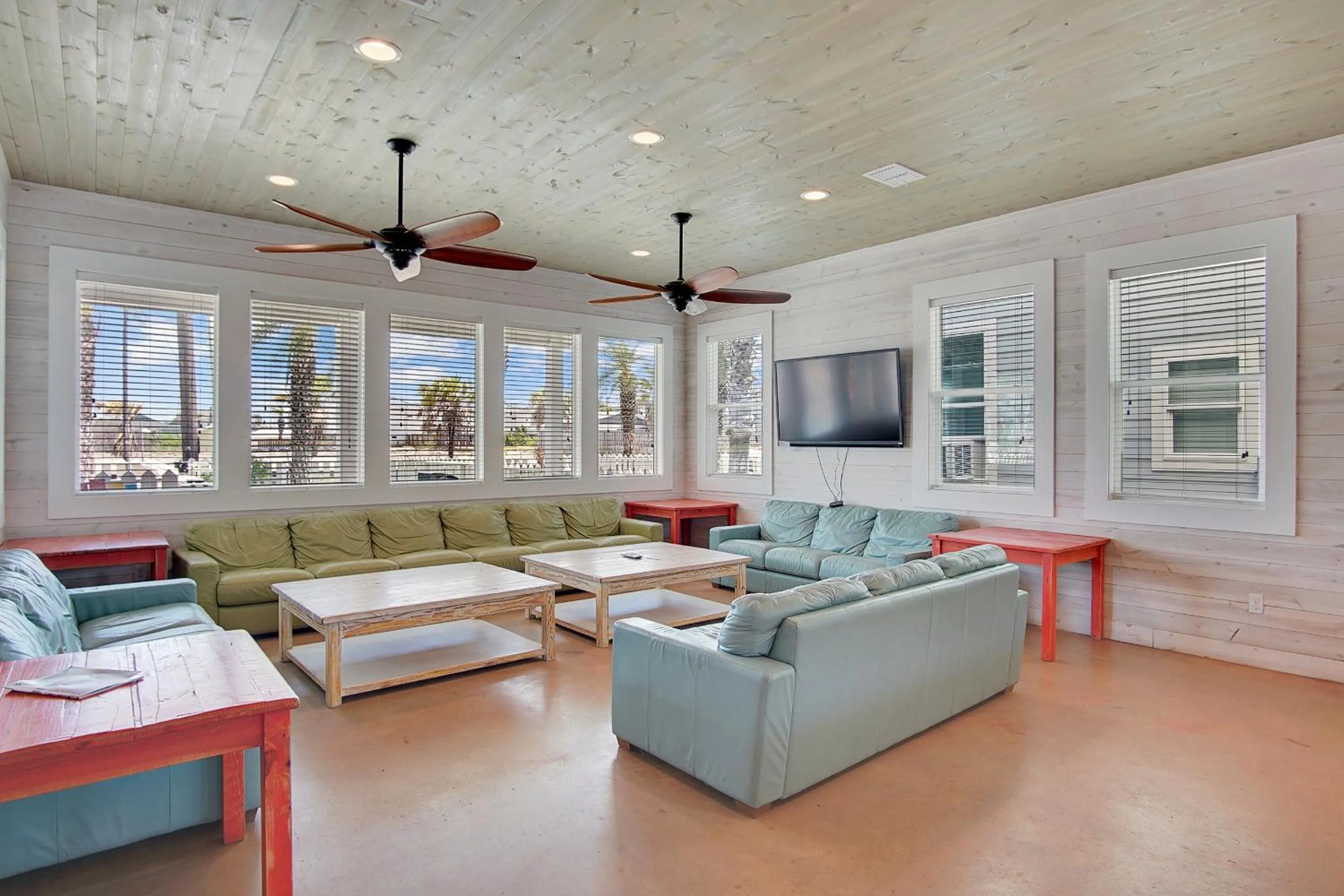 Property building in Beach Club 1