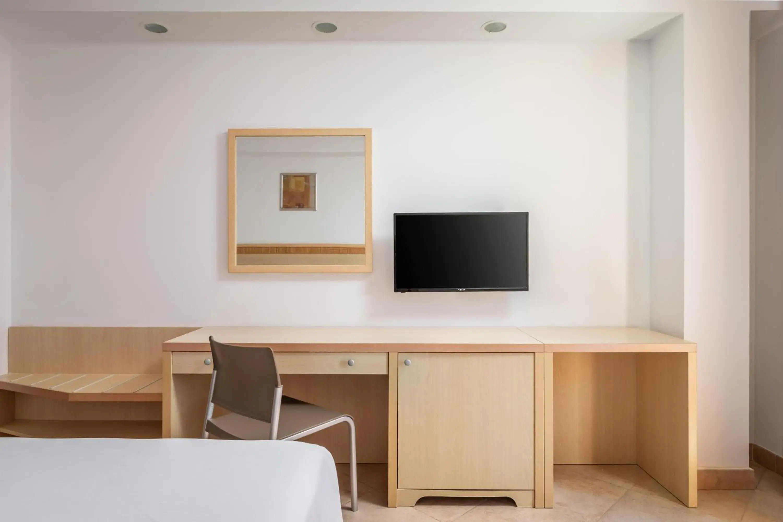 Photo of the whole room in Hotel Fenix Family by ALEGRIA Photo of the whole room in Hotel Fenix Family by ALEGRIA