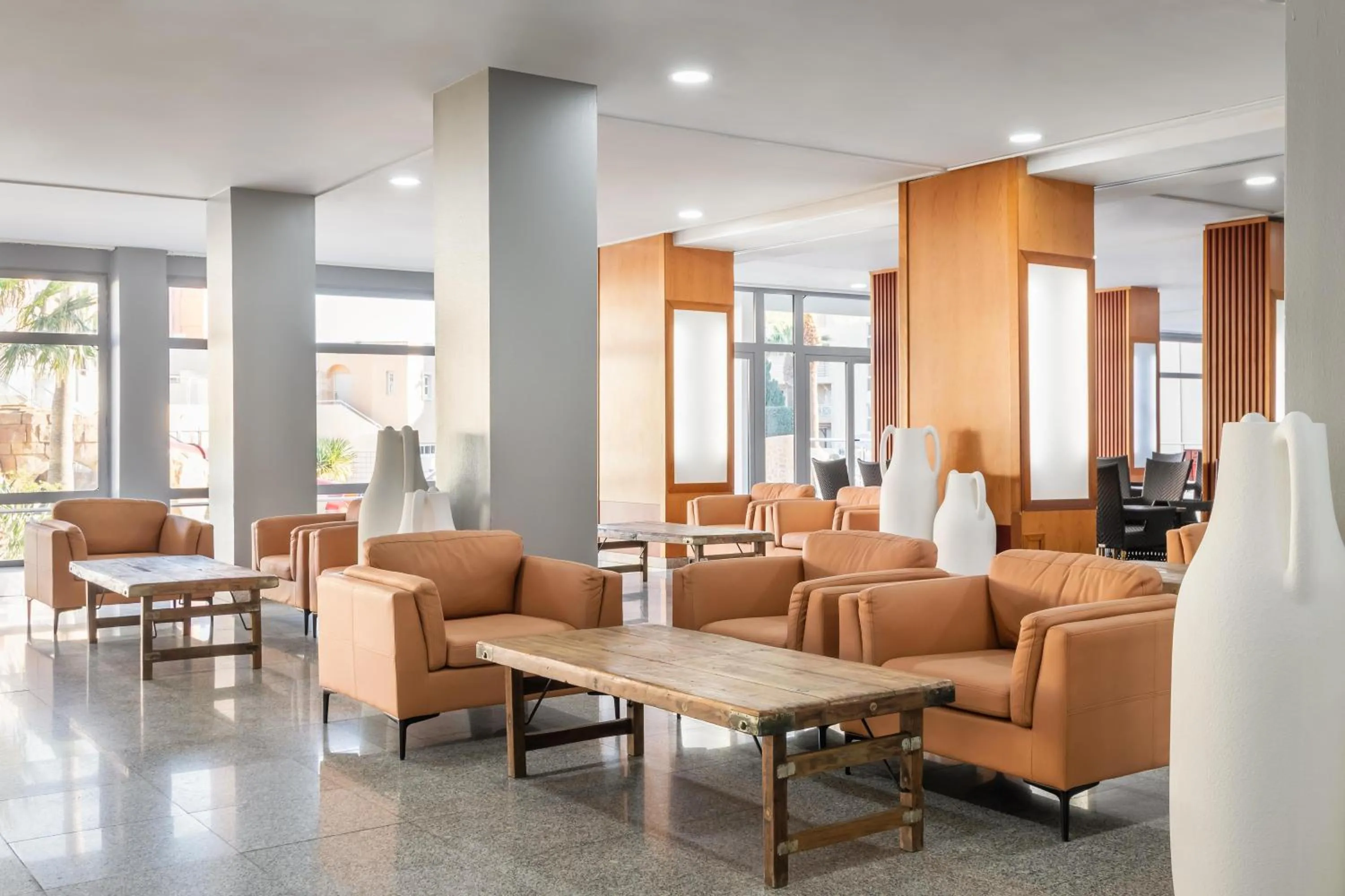 Lounge or bar in Hotel Fenix Family by ALEGRIA