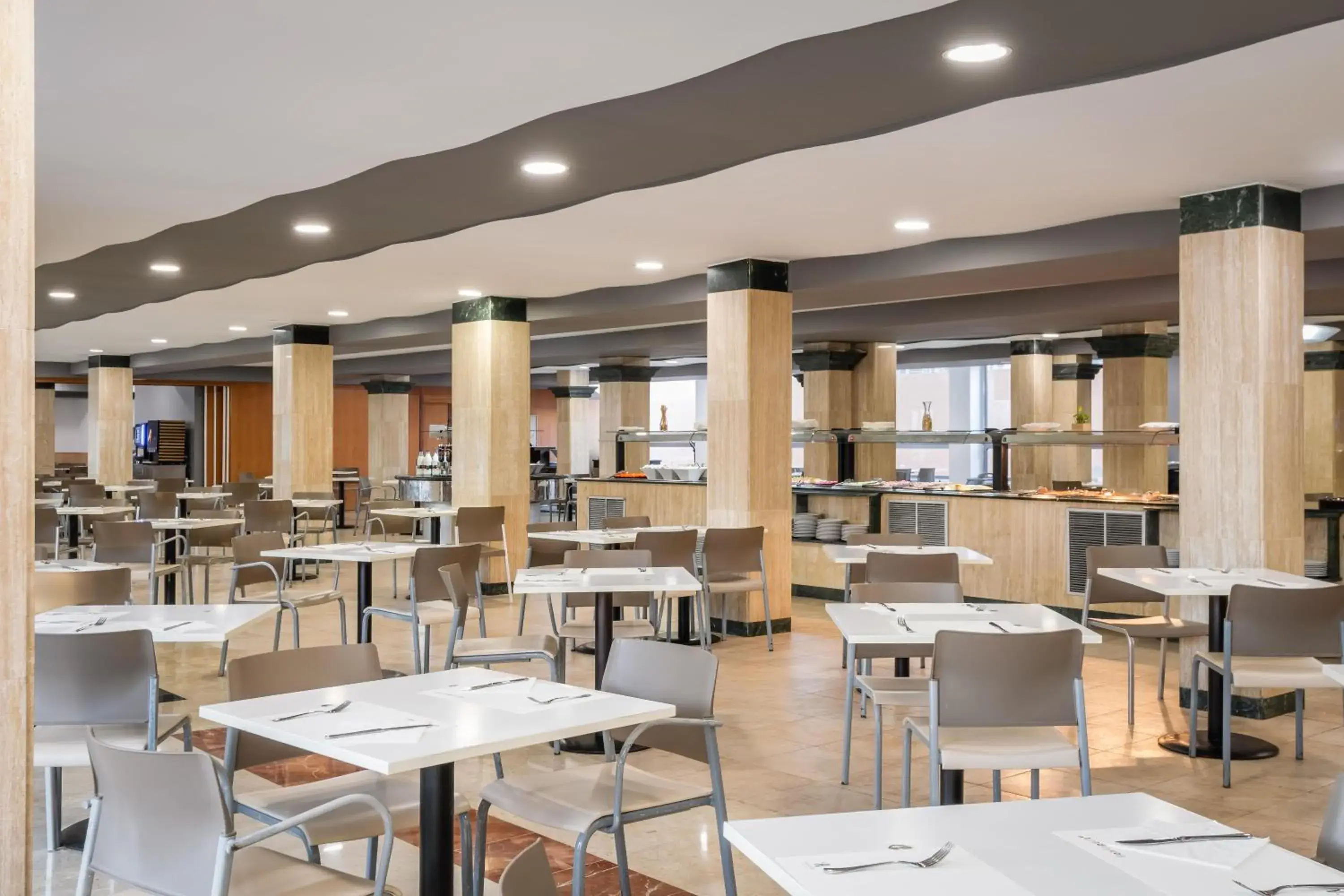 Restaurant/places to eat in Hotel Fenix Family by ALEGRIA Restaurant/places to eat in Hotel Fenix Family by ALEGRIA