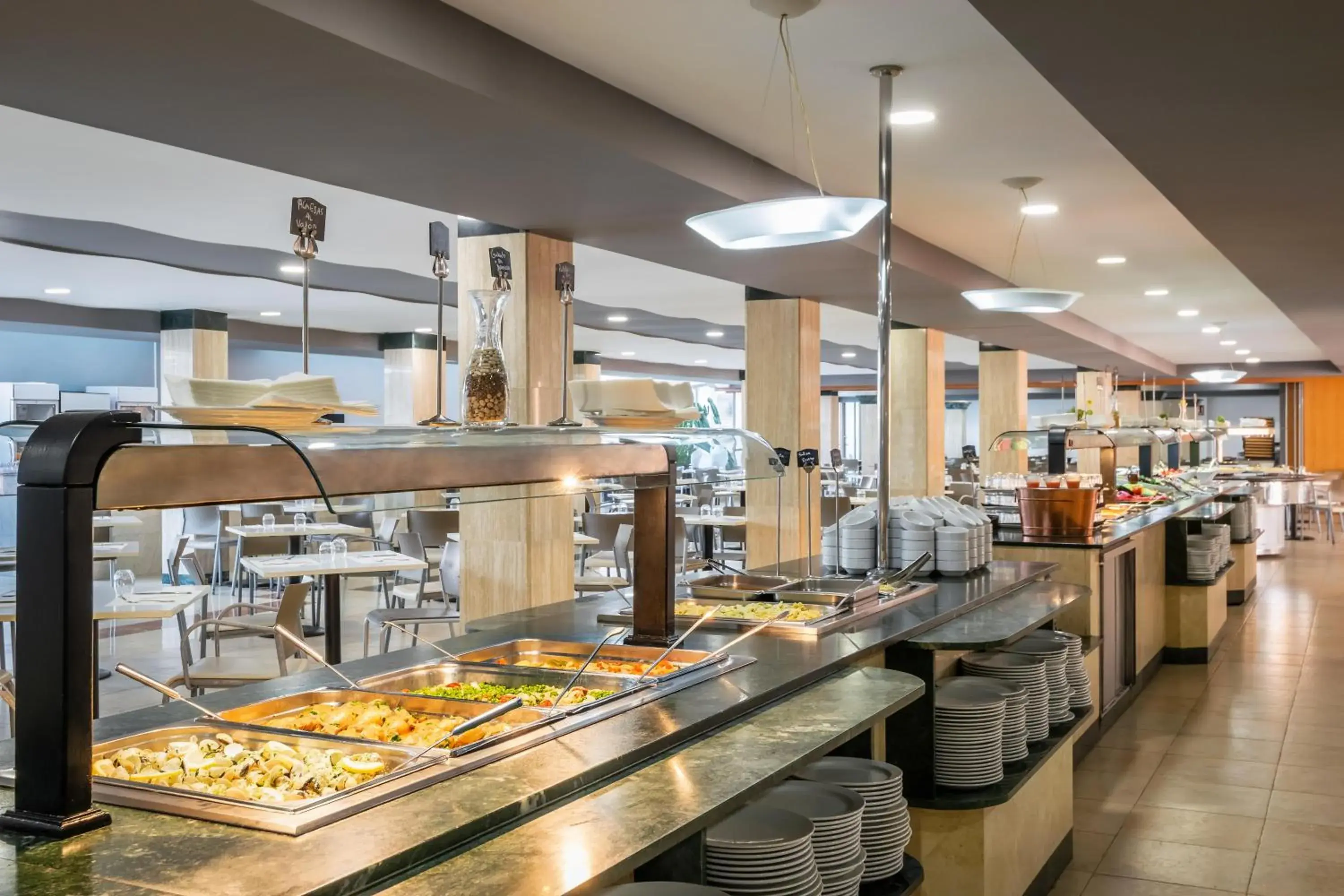 Restaurant/places to eat in Hotel Fenix Family by ALEGRIA Restaurant/places to eat in Hotel Fenix Family by ALEGRIA