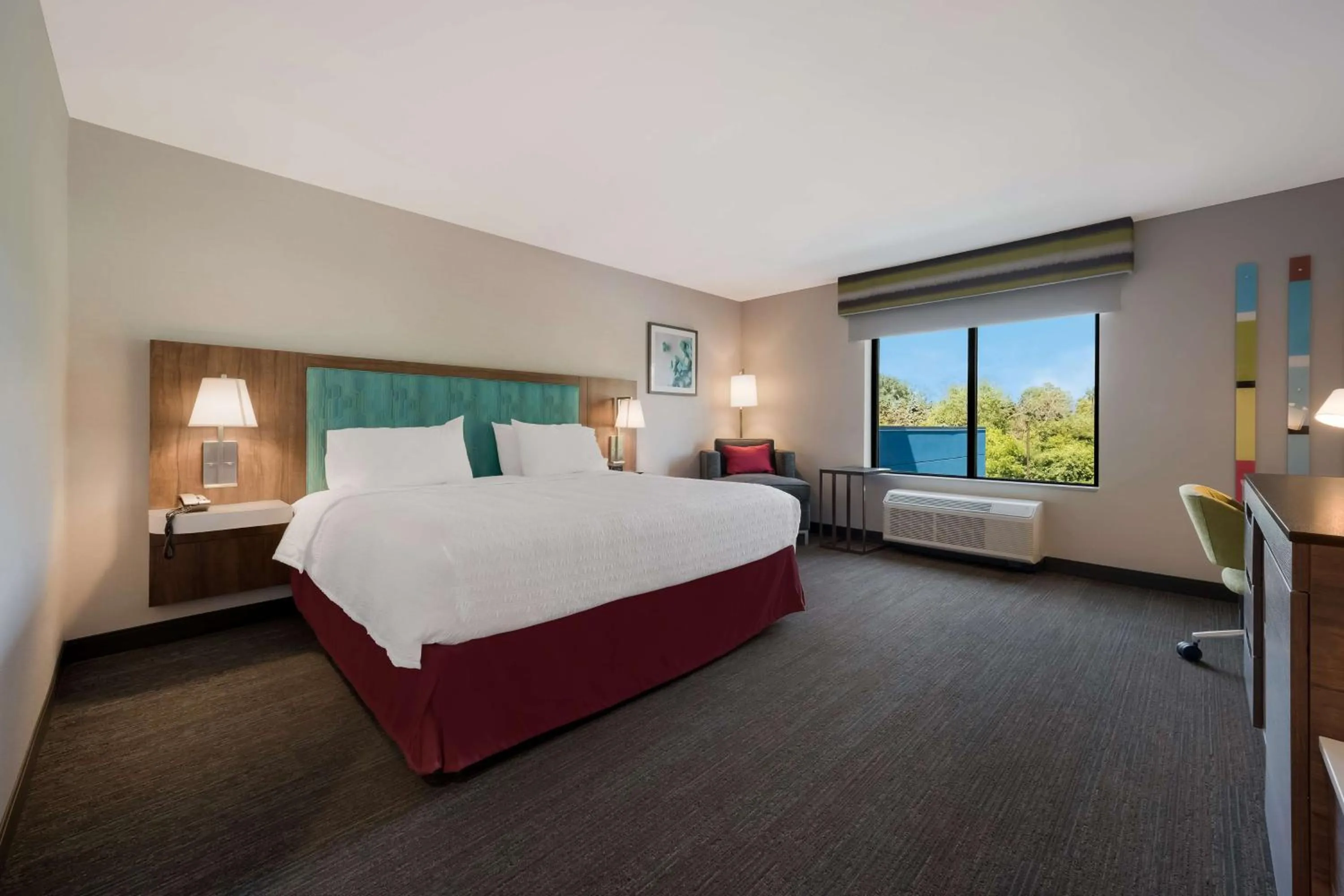 Bed in Hampton Inn by Hilton Detroit Southfield