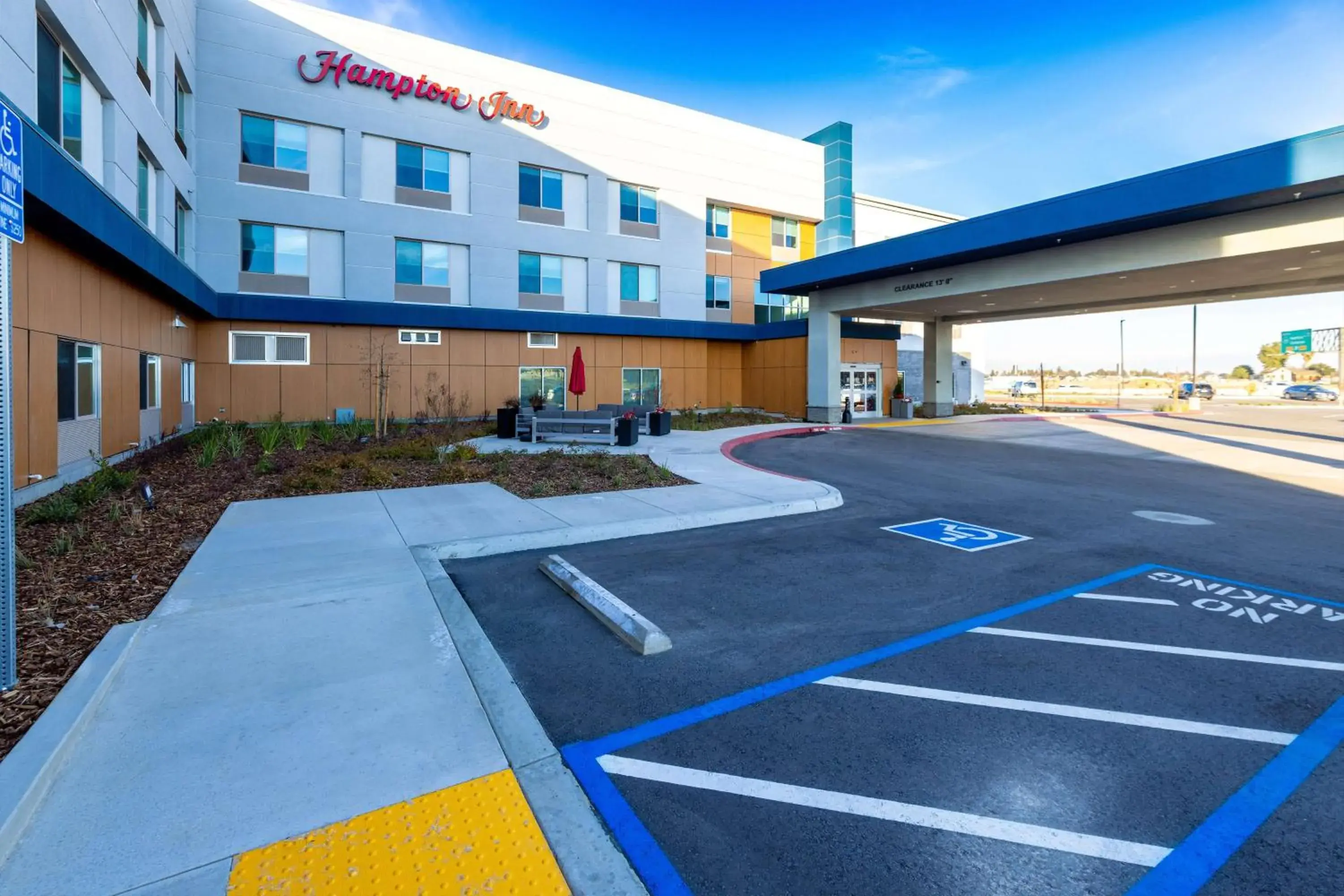 Property building in Hampton Inn Selma, Ca Property building in Hampton Inn Selma, Ca