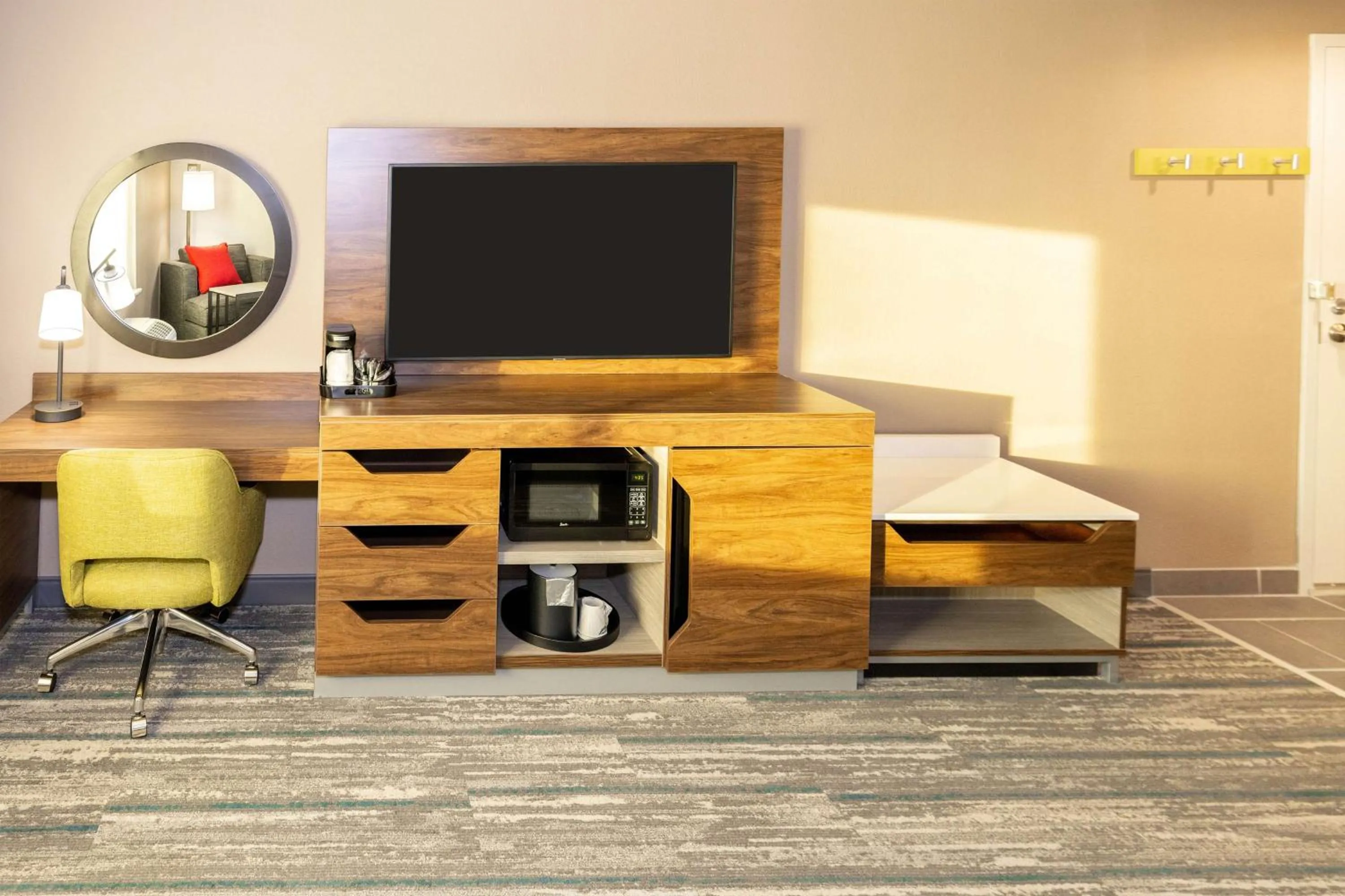 Bedroom in Hampton Inn Selma, Ca