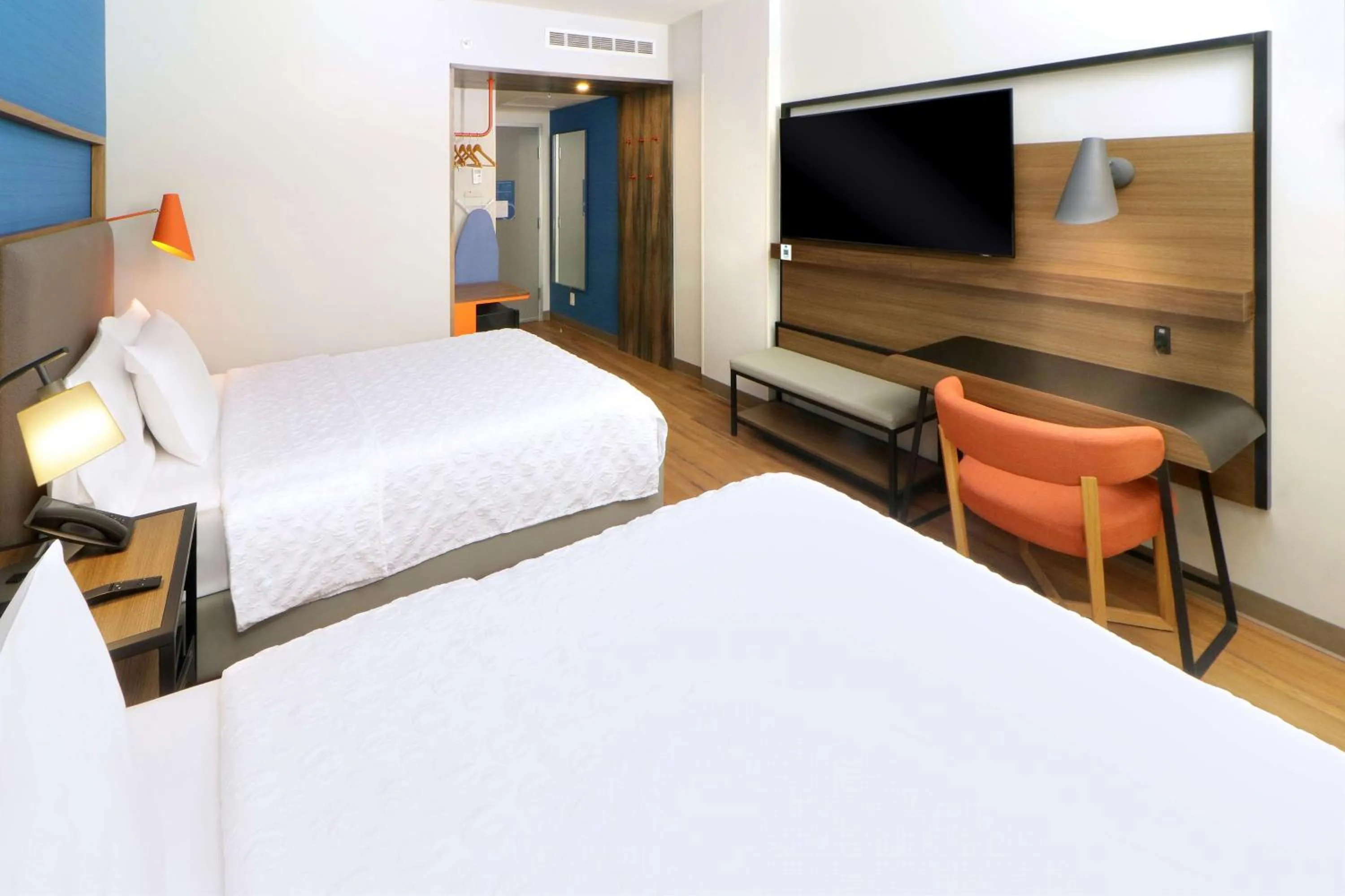 Bed in Tru By Hilton Monterrey Fundidora