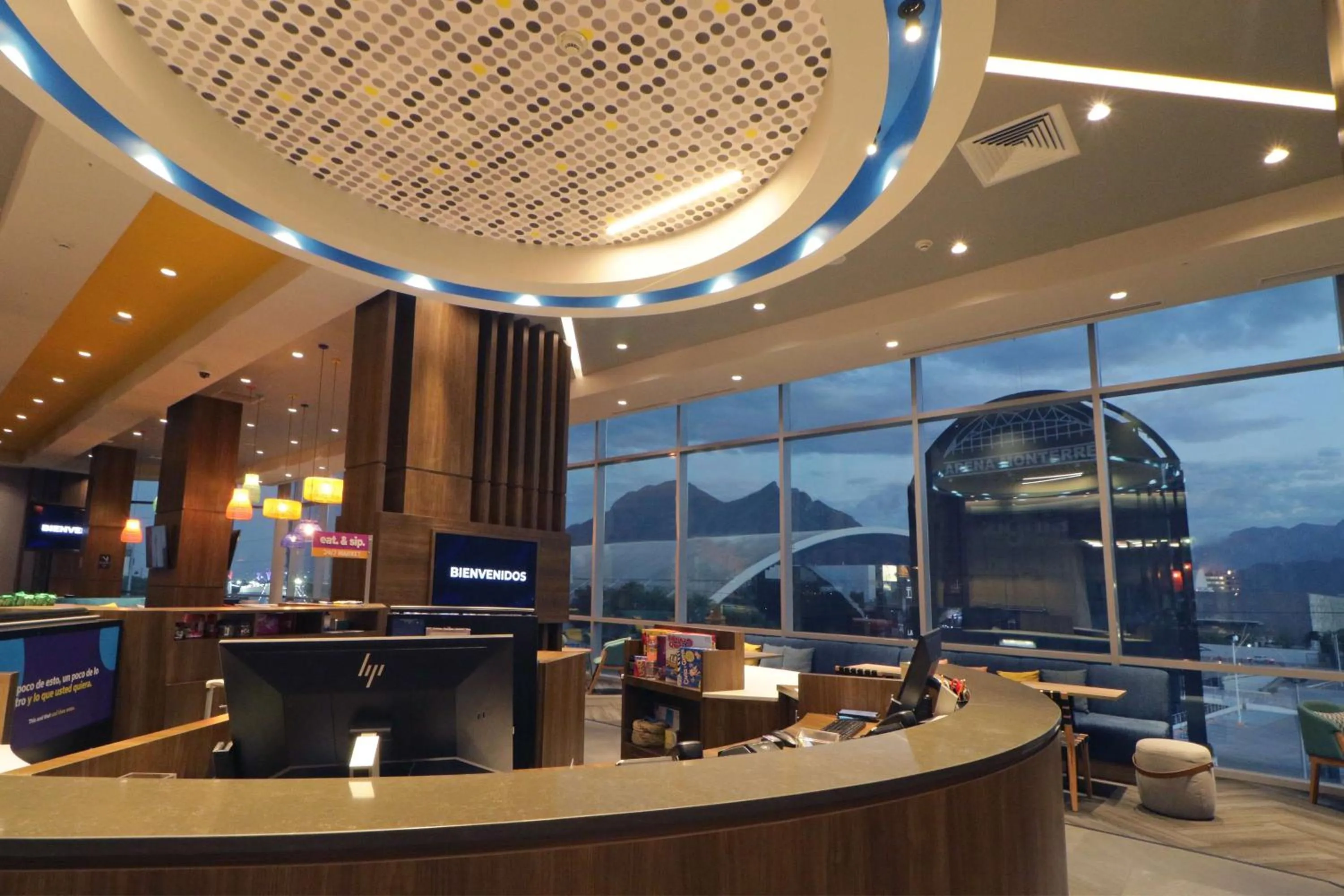 Lobby or reception in Tru By Hilton Monterrey Fundidora