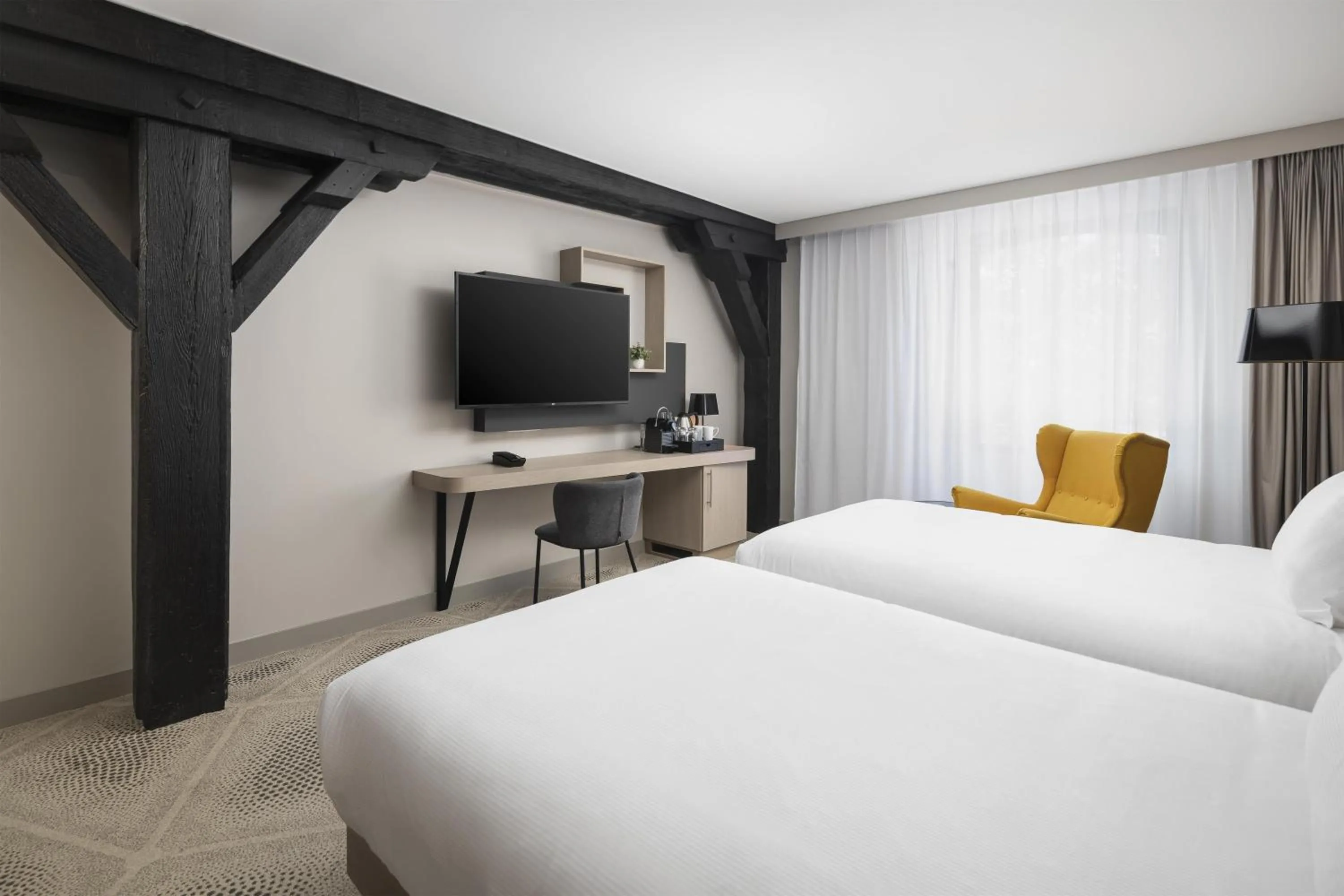 Bedroom, Bed in Hilton Garden Inn Paris La Villette