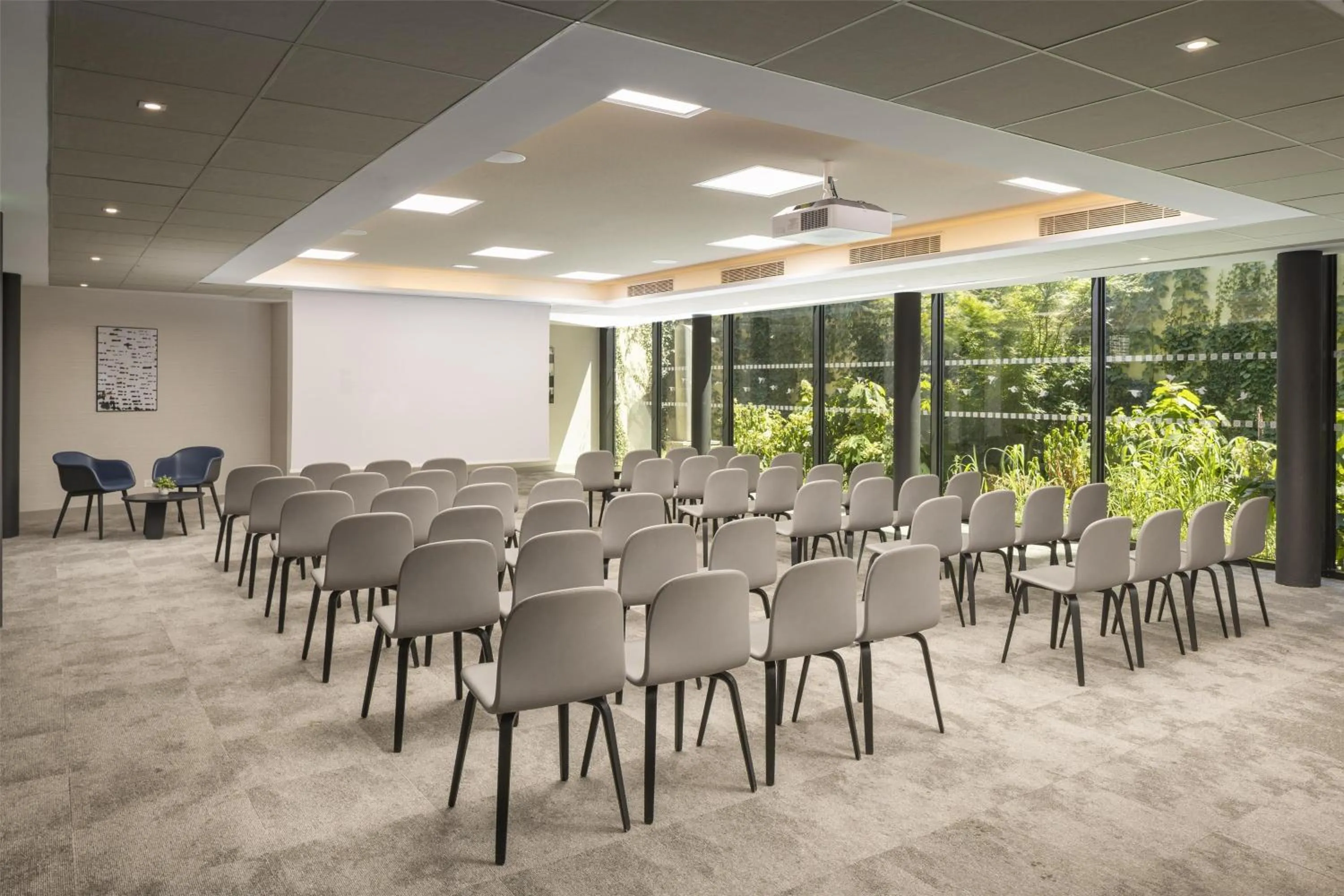 Meeting/conference room in Hilton Garden Inn Paris La Villette