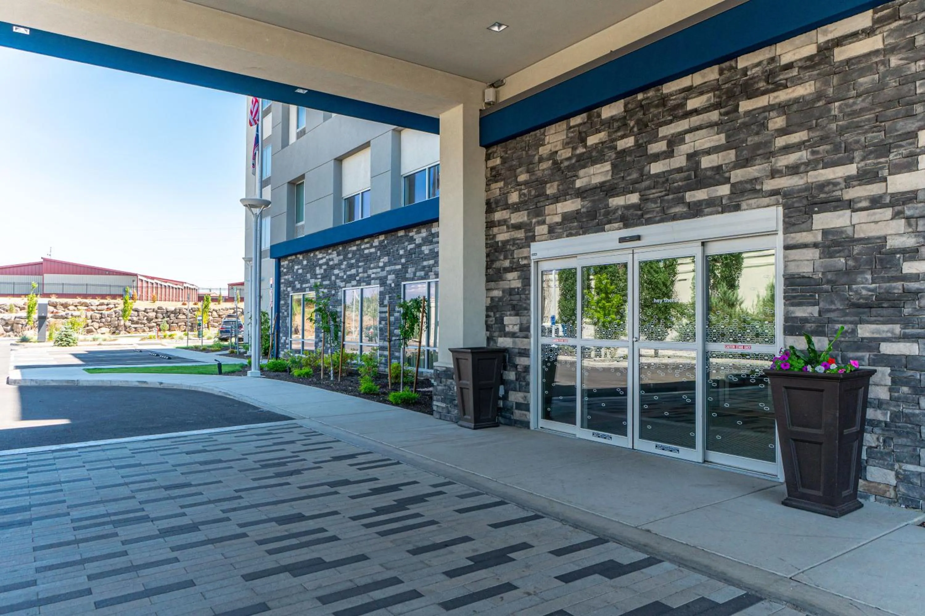 Property building in Hampton Inn Redmond Bend Airport