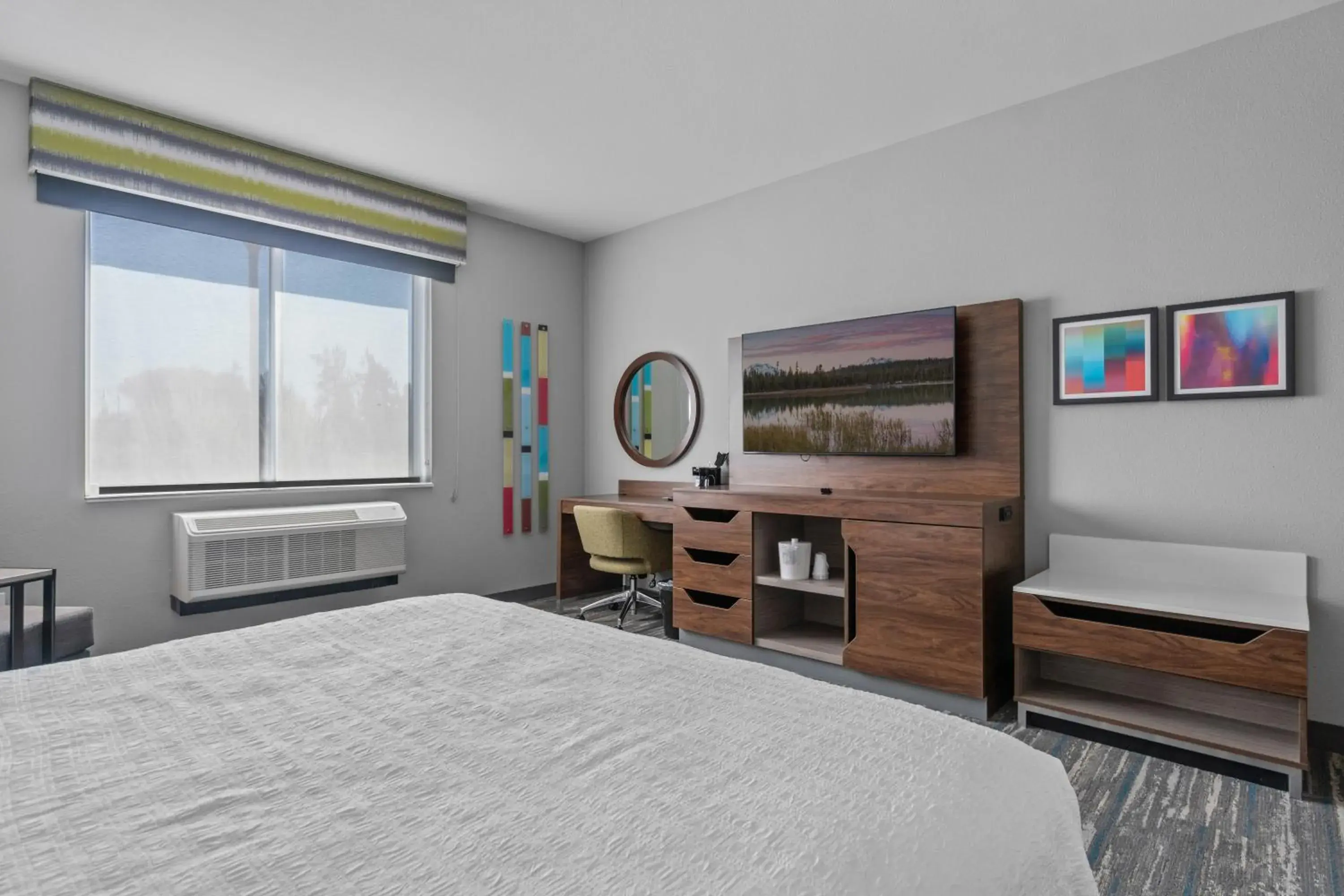 Bed in Hampton Inn Redmond Bend Airport Bed in Hampton Inn Redmond Bend Airport