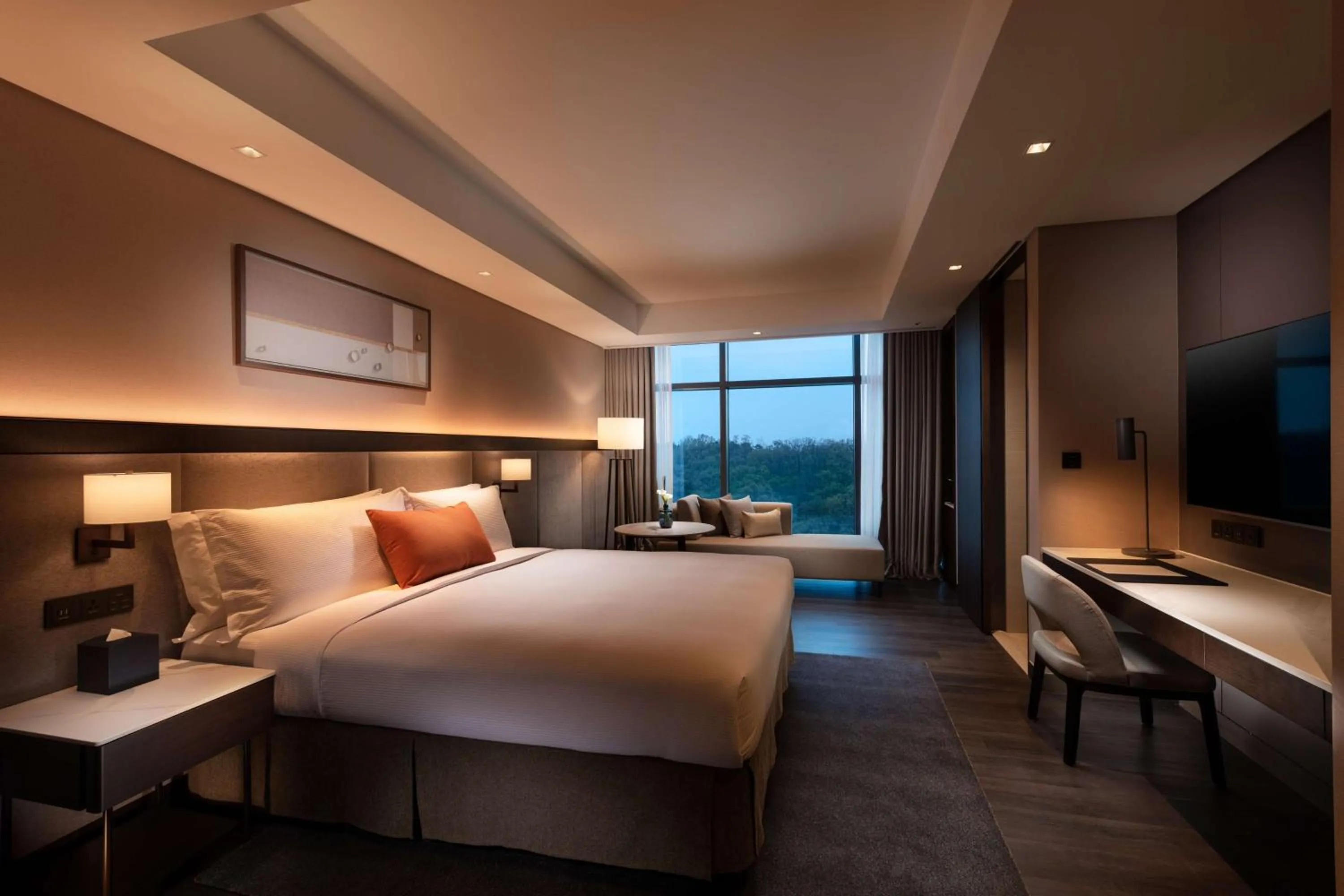 Bedroom, Bed in DoubleTree By Hilton Seoul Pangyo