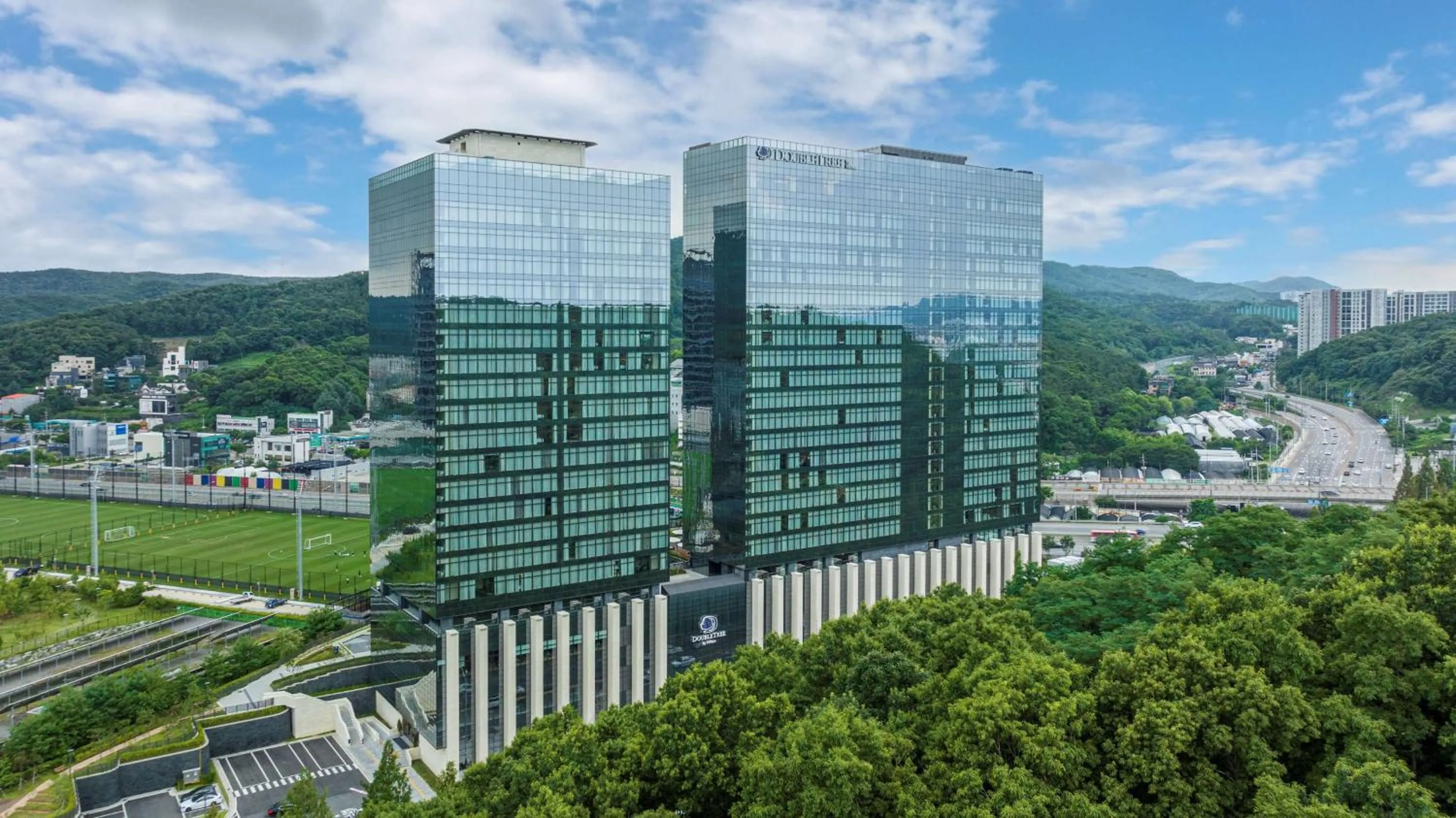 Property building in DoubleTree By Hilton Seoul Pangyo