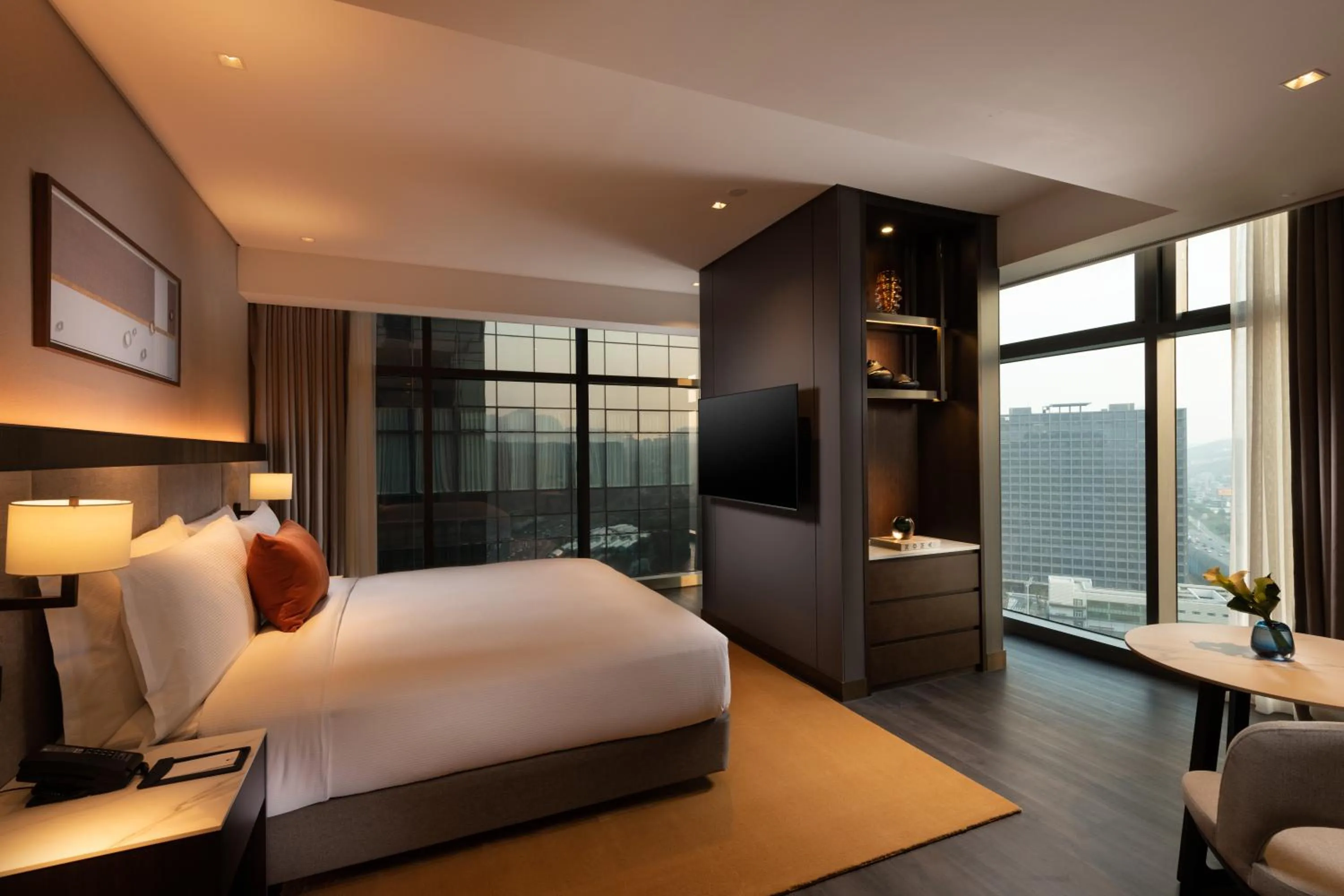 Bedroom, Bed in DoubleTree By Hilton Seoul Pangyo