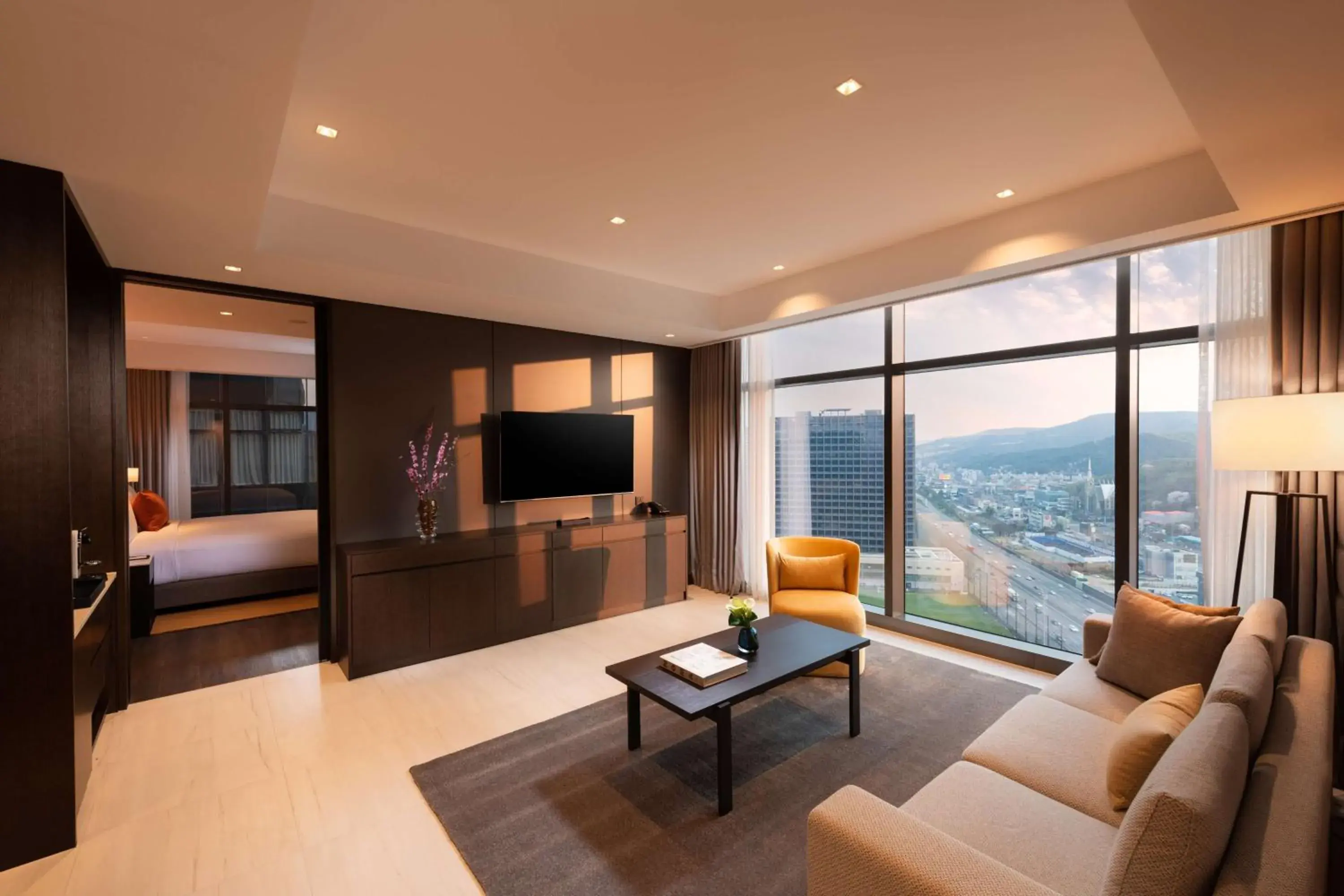 Junior Twin Suite in DoubleTree By Hilton Seoul Pangyo Junior Twin Suite in DoubleTree By Hilton Seoul Pangyo