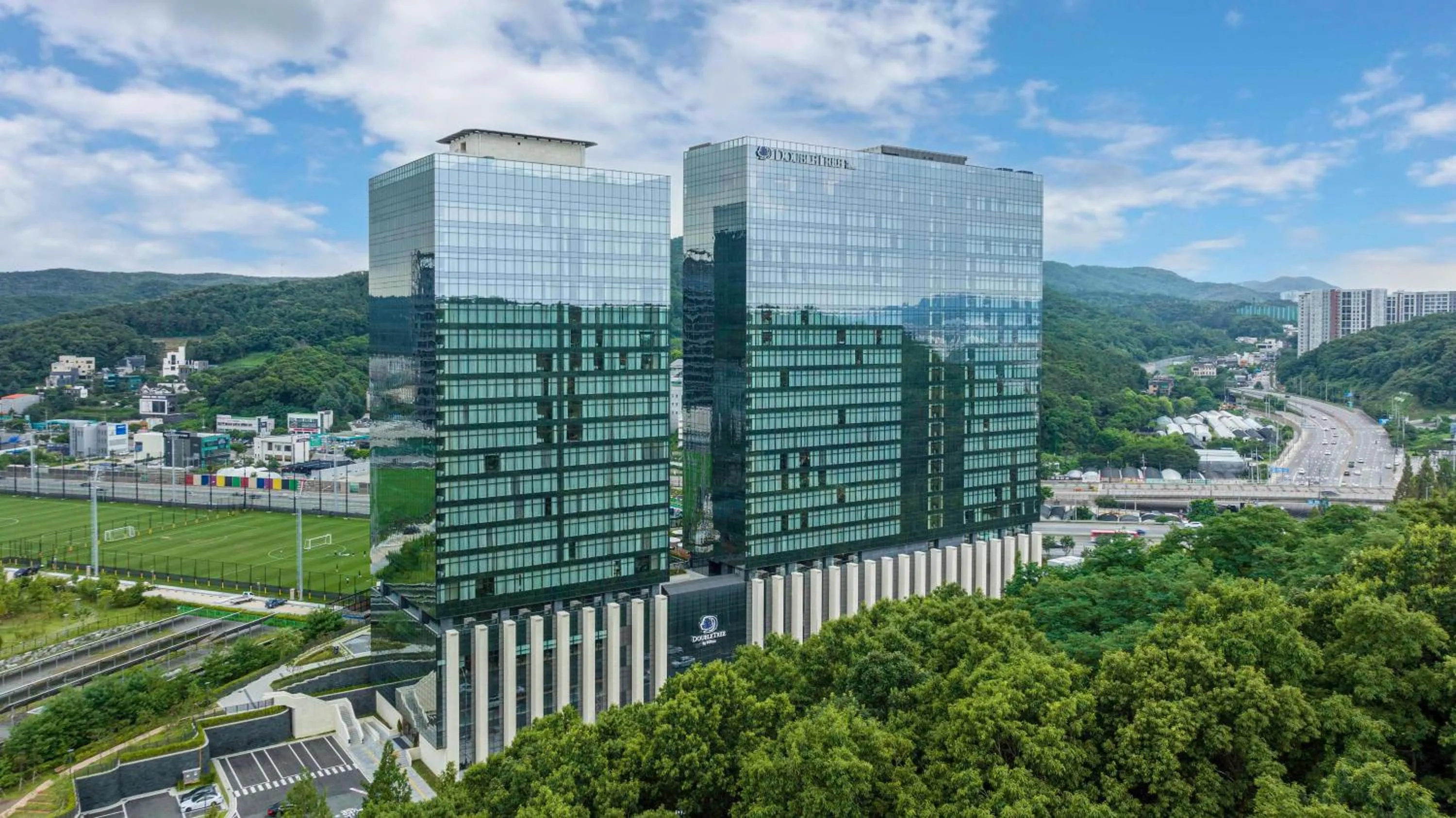 Property building in DoubleTree By Hilton Seoul Pangyo