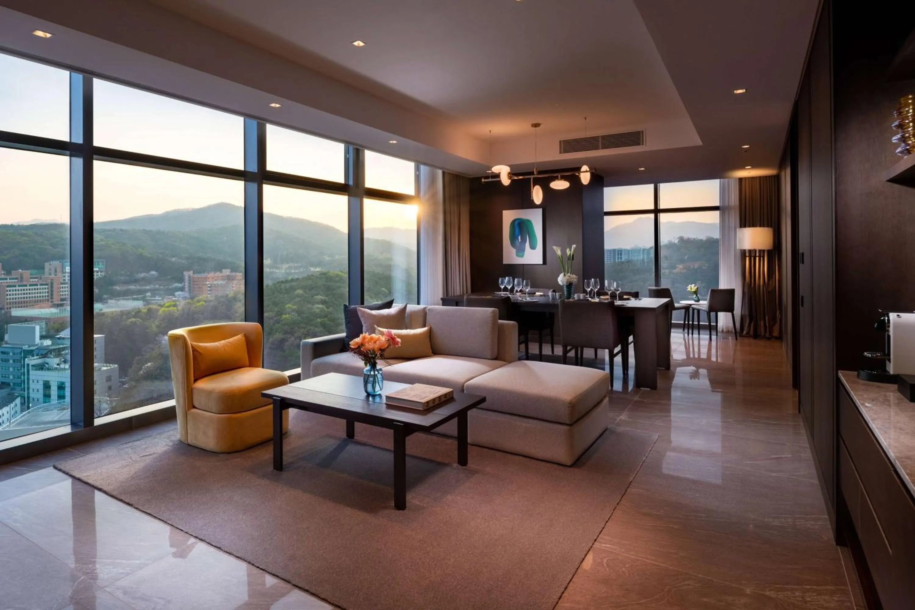 Living room in DoubleTree By Hilton Seoul Pangyo