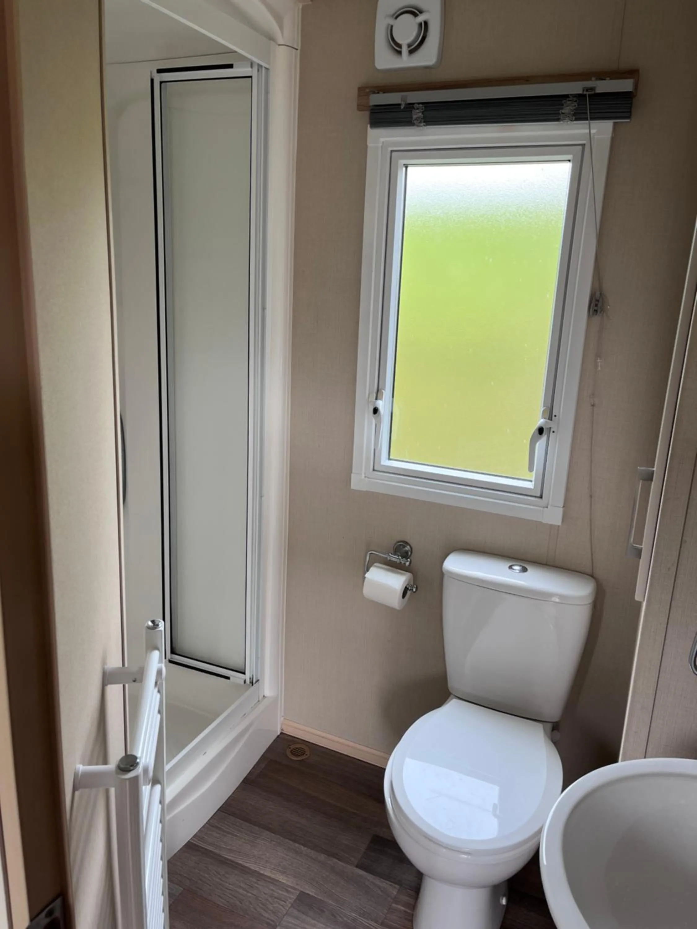 Shower in Newquay Caravan, Newquay Bay Resort Jetts View 104