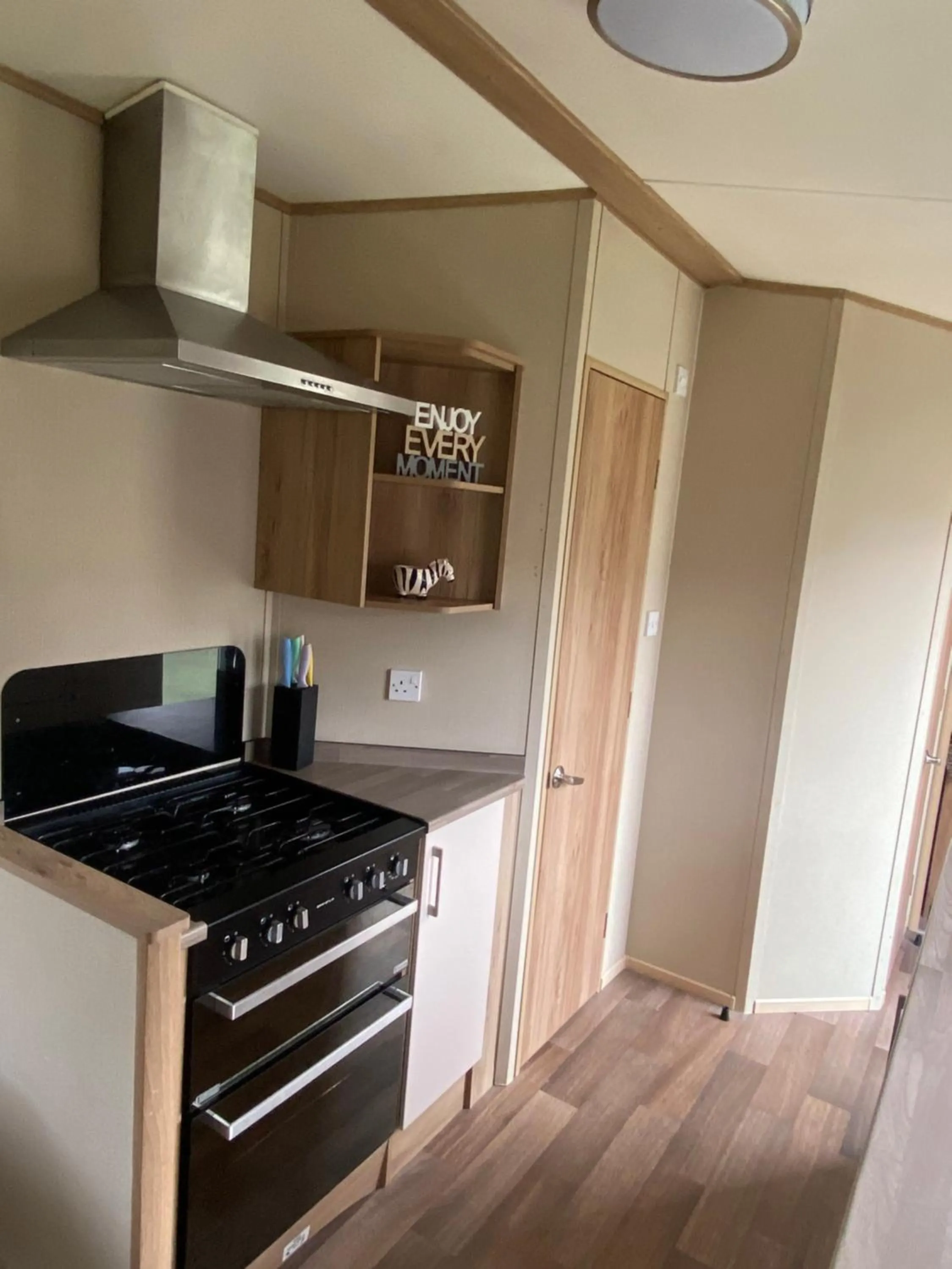 Kitchen or kitchenette in Newquay Caravan, Newquay Bay Resort Jetts View 104
