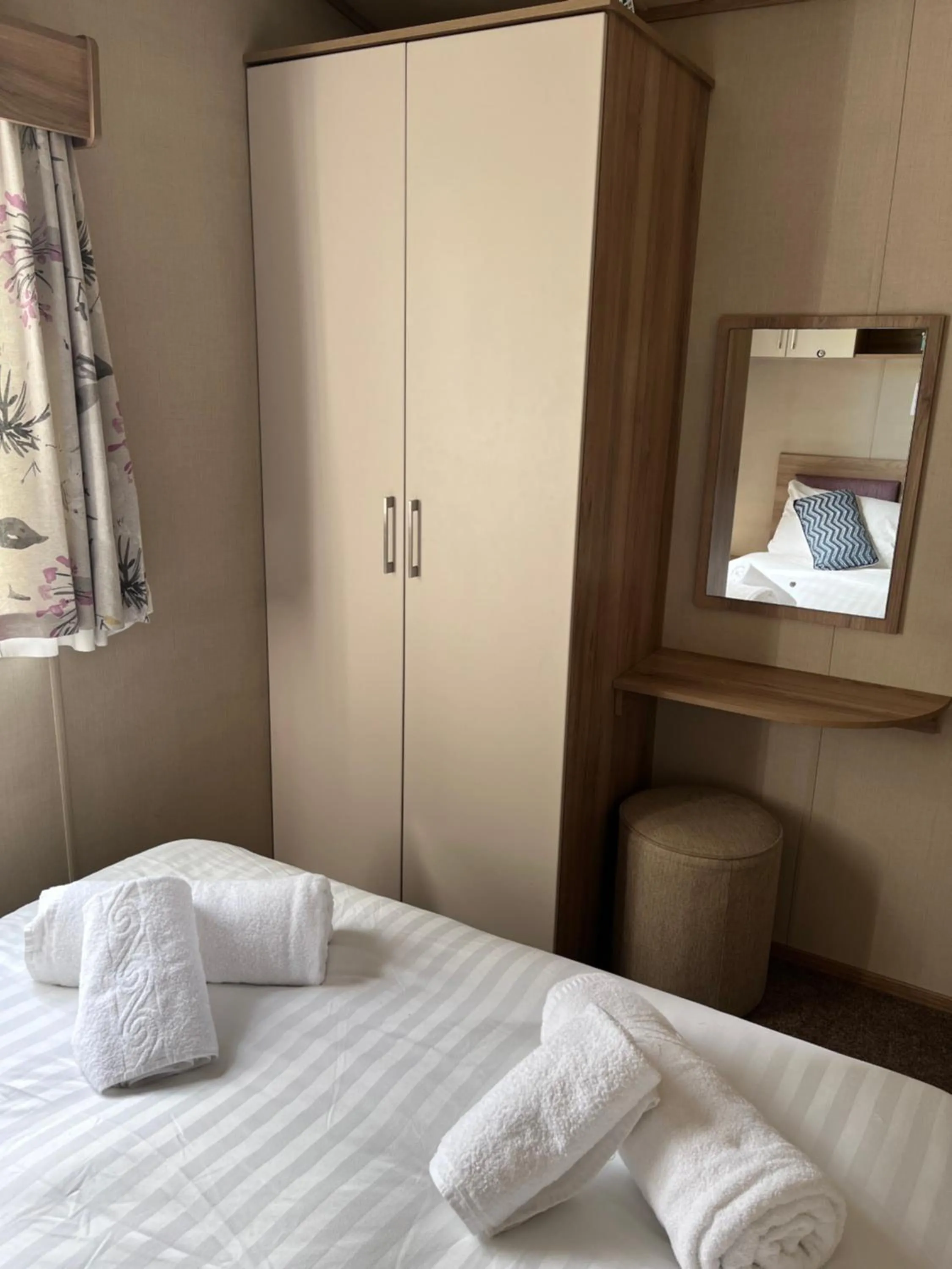 Bed in Newquay Caravan, Newquay Bay Resort Jetts View 104