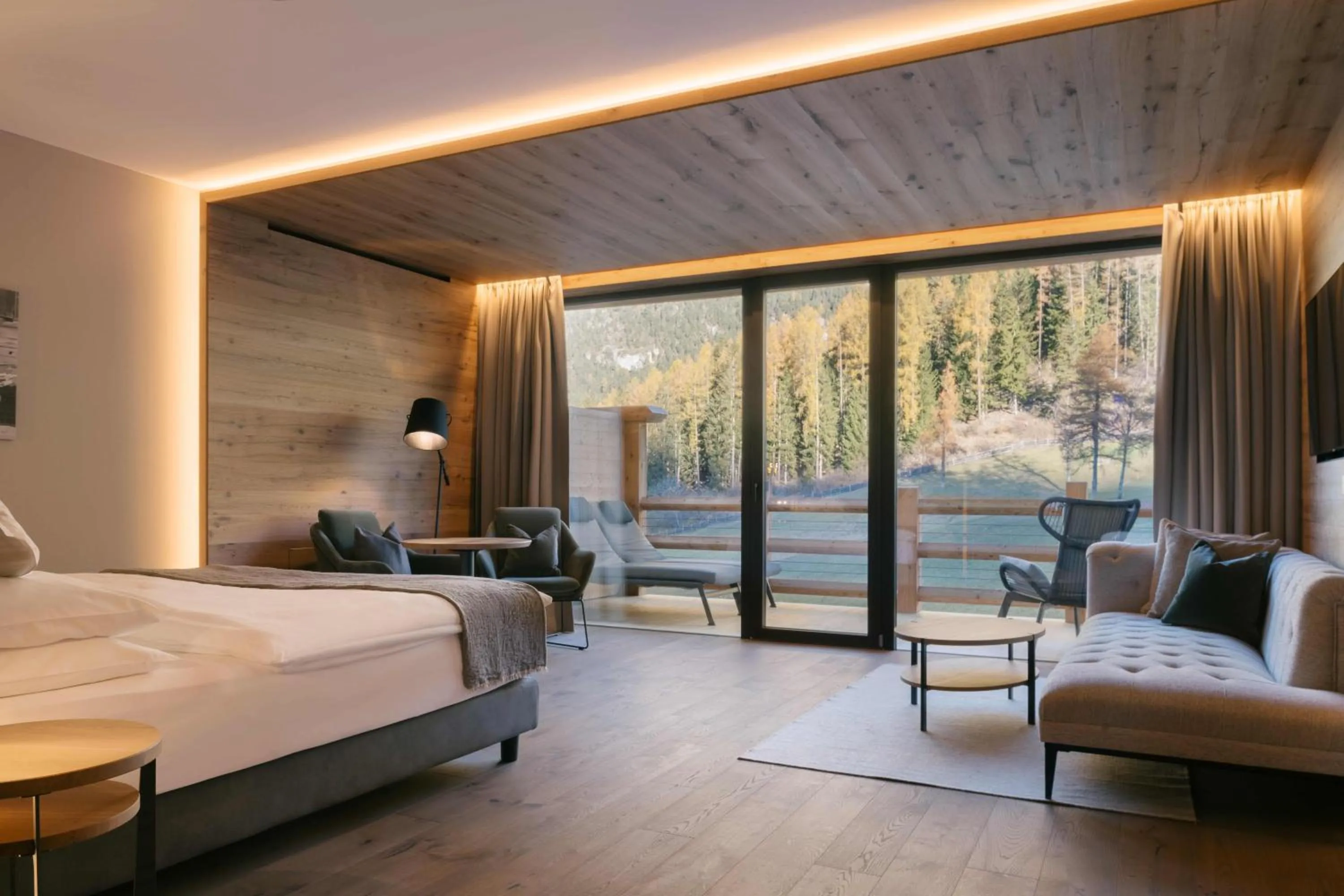 Bed in Cyprianerhof Dolomit Resort