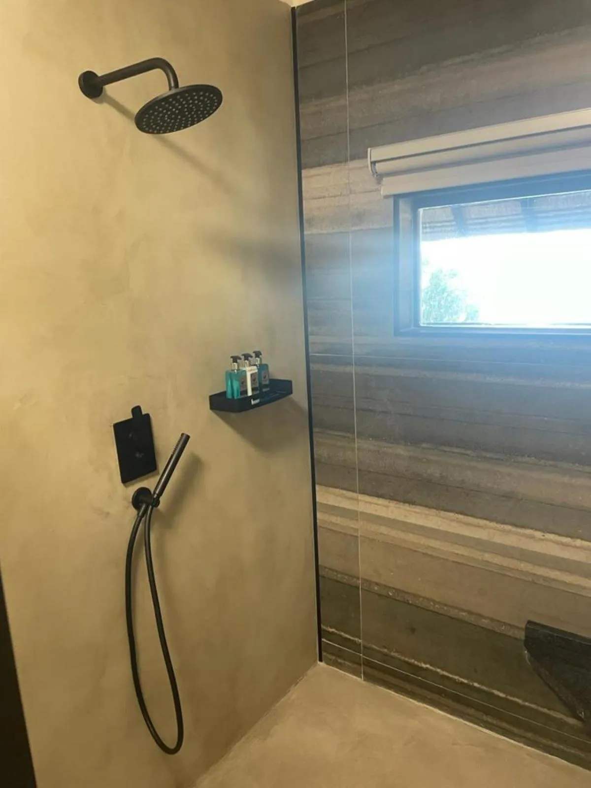 Shower in Mukumbura Lodge Bilene