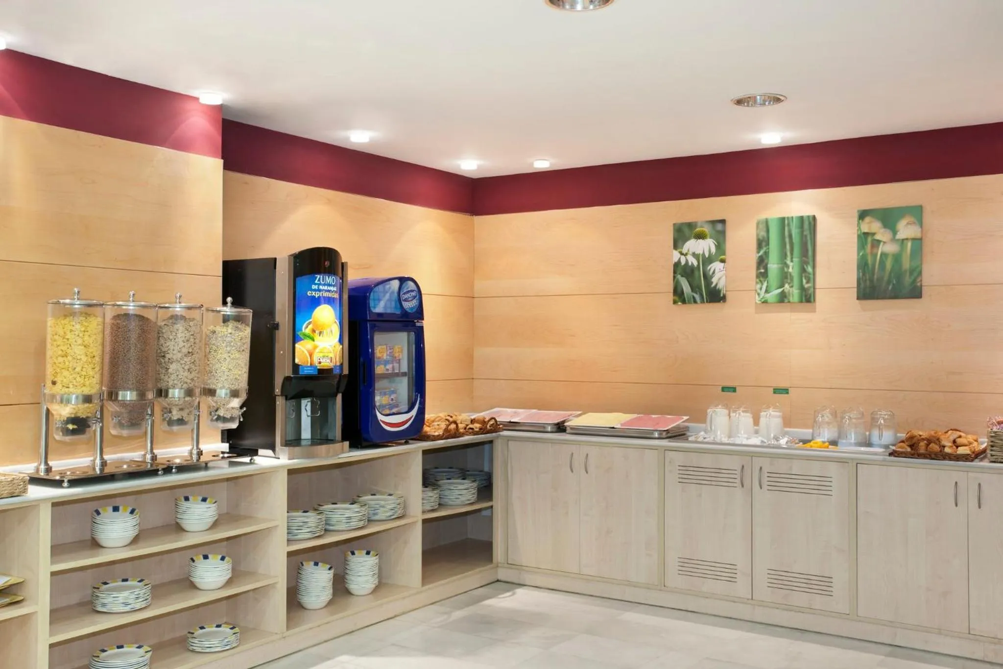 Breakfast in Holiday Inn Express Madrid-Alcorcón by IHG