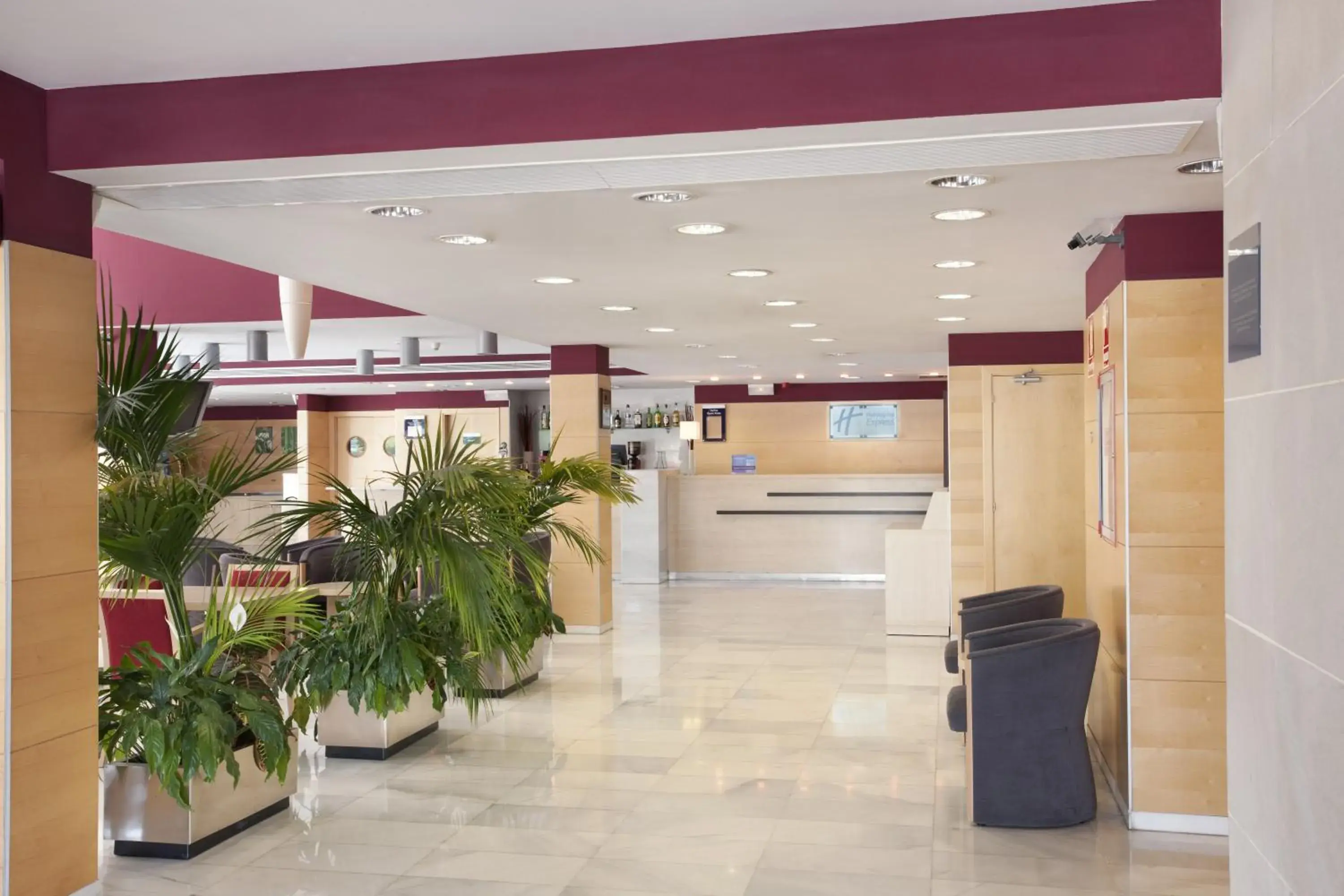 Lobby or reception in Holiday Inn Express Madrid-Alcorcón by IHG Lobby or reception in Holiday Inn Express Madrid-Alcorcón by IHG