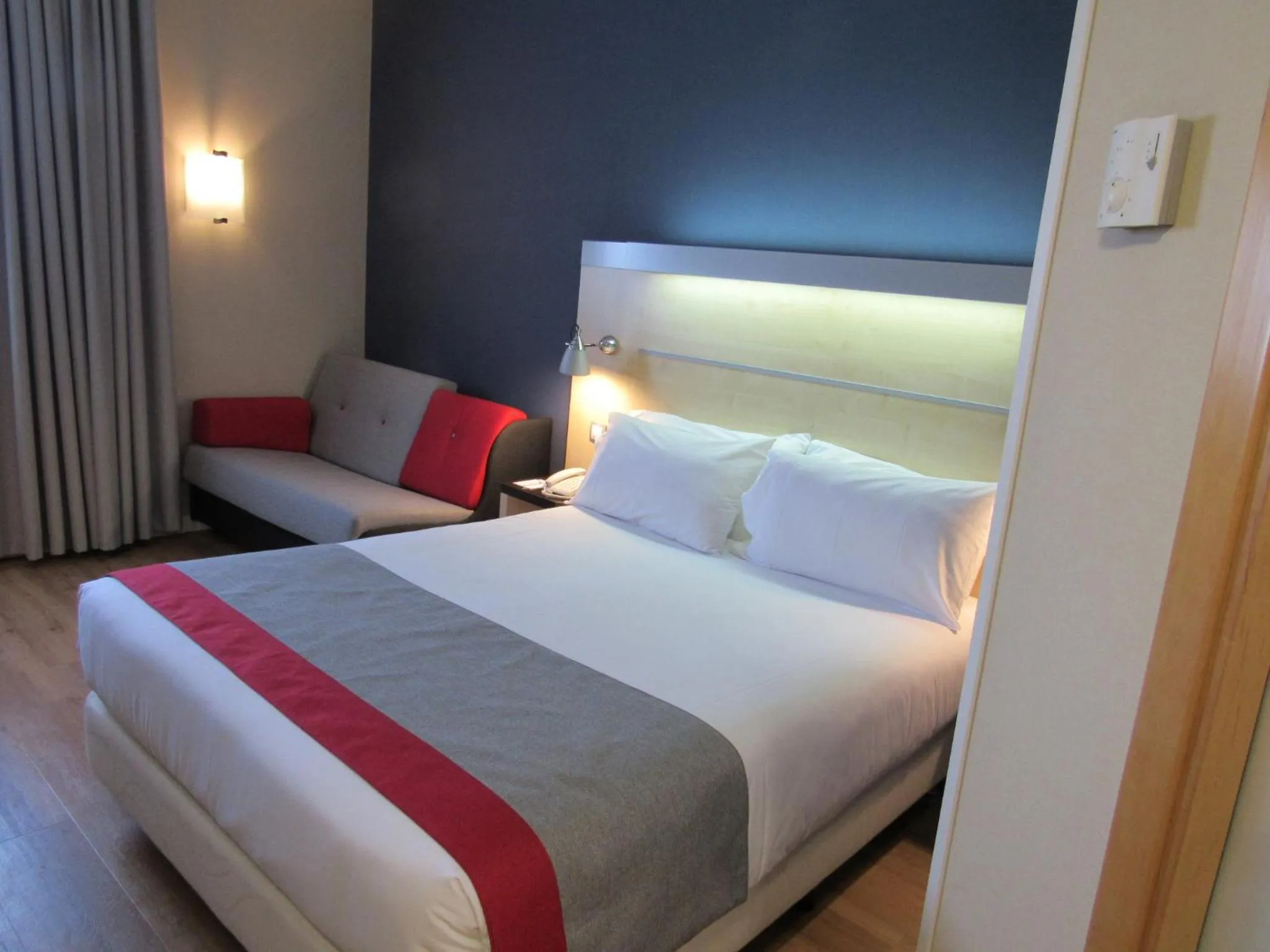 Photo of the whole room, Bed in Holiday Inn Express Madrid-Alcorcón by IHG