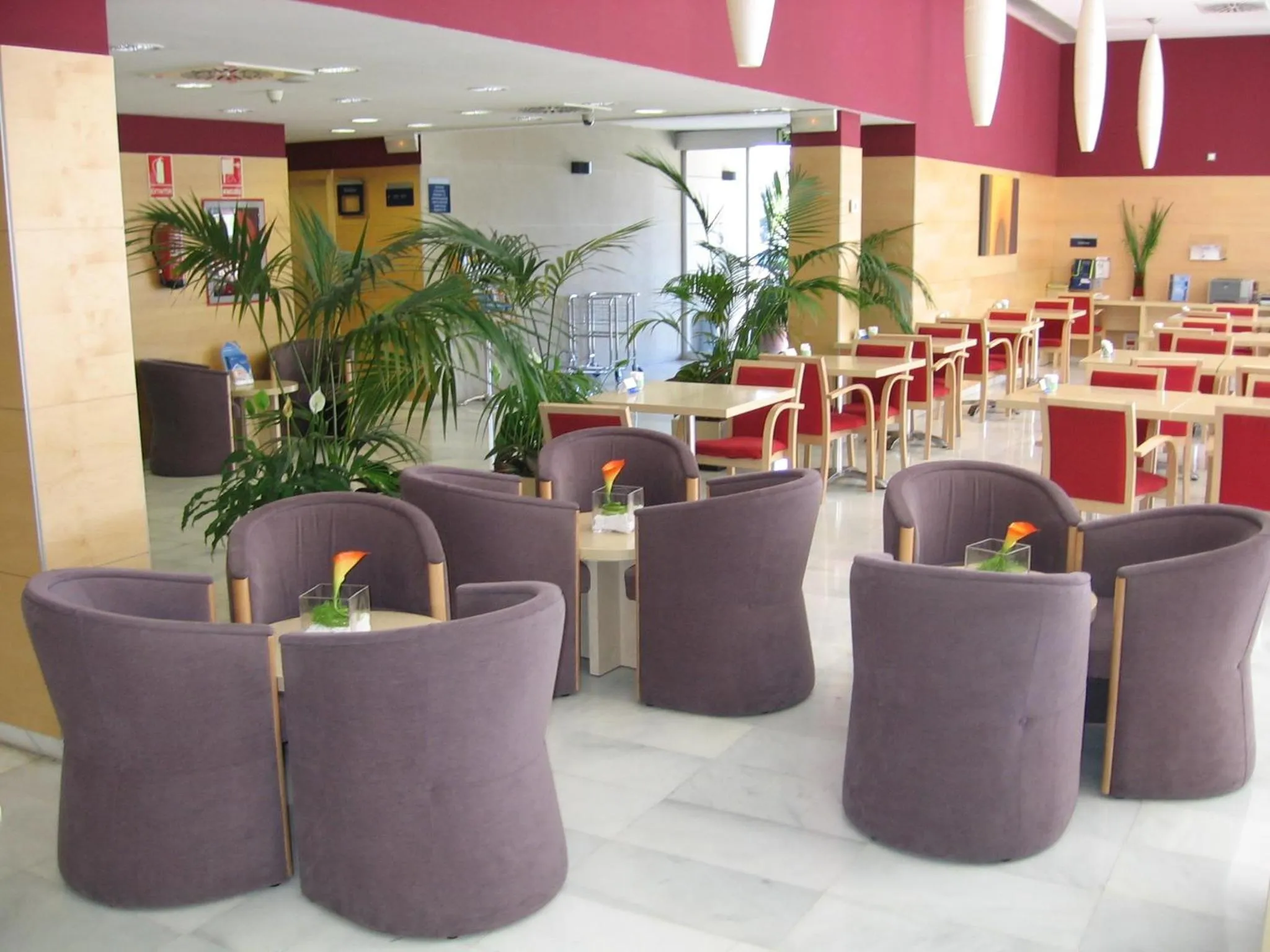Lounge or bar in Holiday Inn Express Madrid-Alcorcón by IHG
