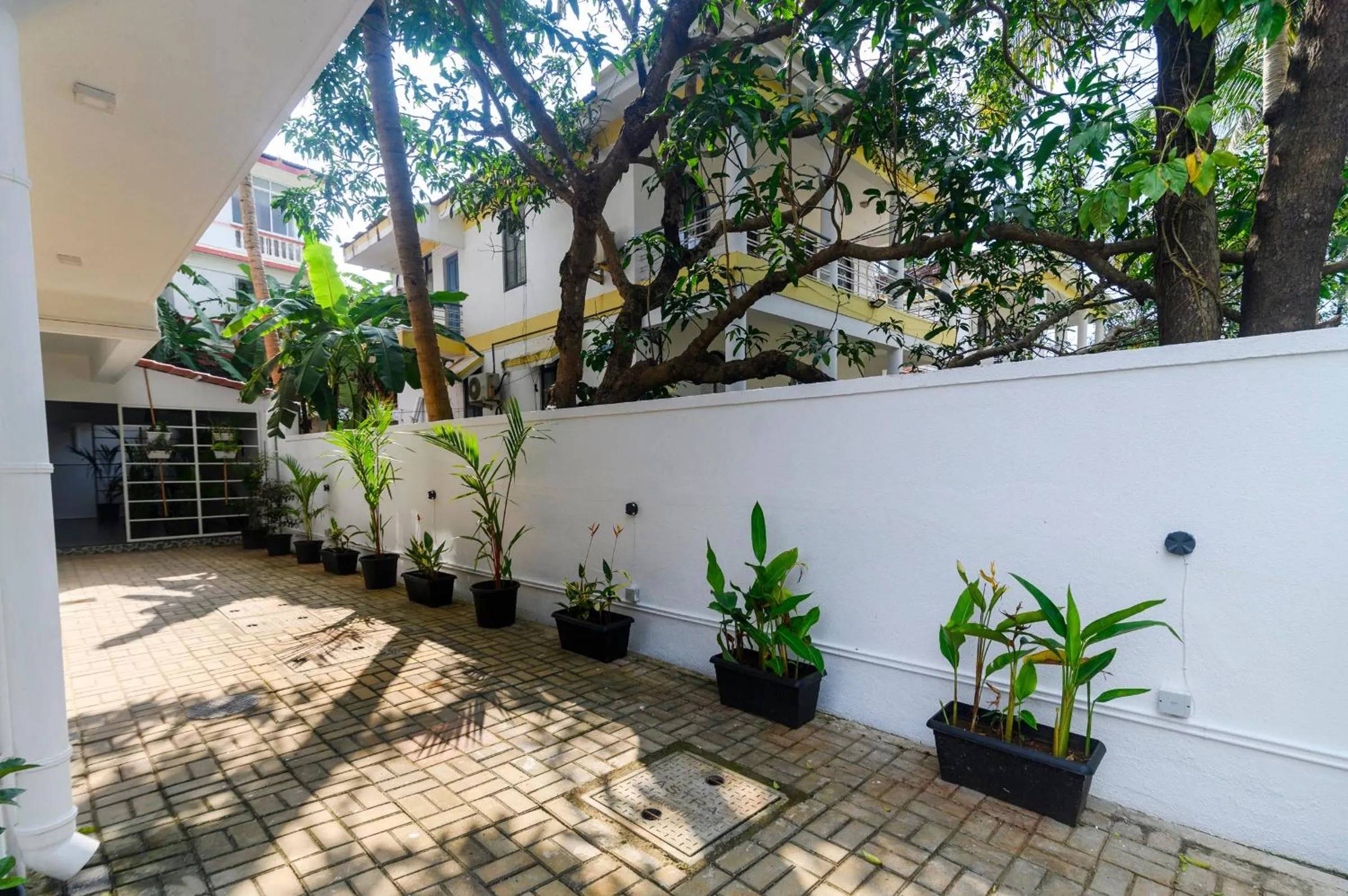 Garden view in Lotus & Orchid Villas by Ramnath Homes