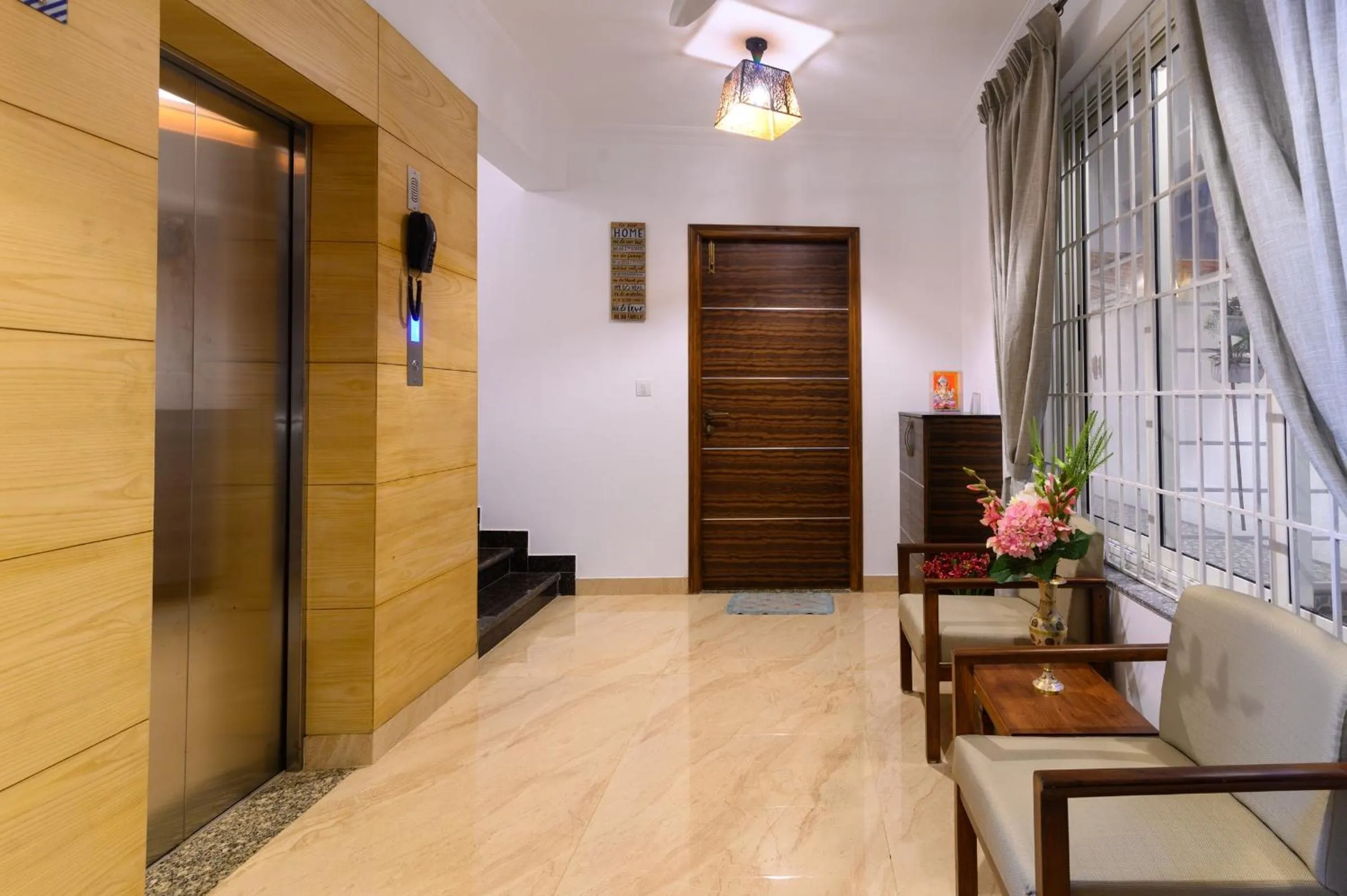 Lobby or reception in Lotus & Orchid Villas by Ramnath Homes