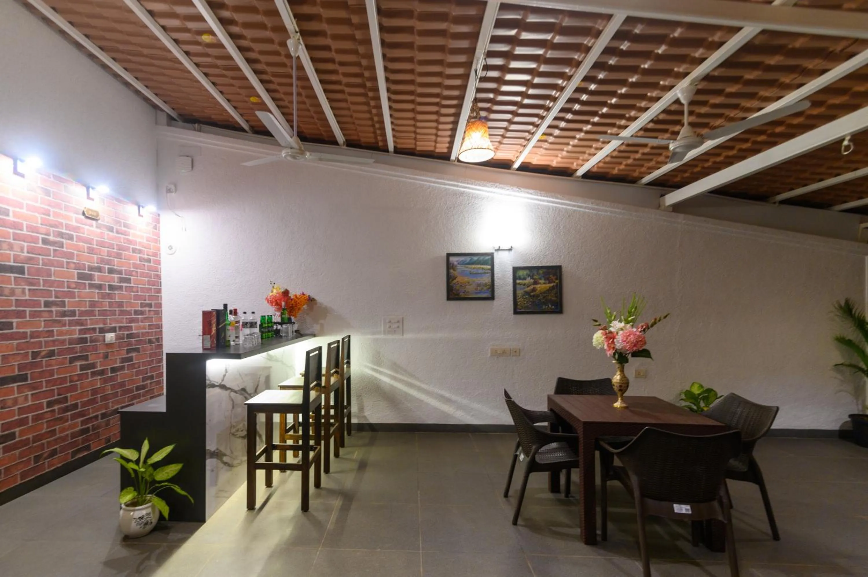 Quiet street view in Lotus & Orchid Villas by Ramnath Homes