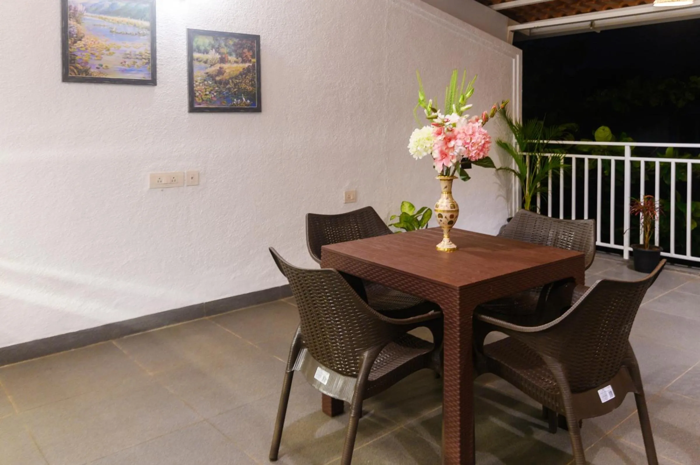 Seating area in Lotus & Orchid Villas by Ramnath Homes