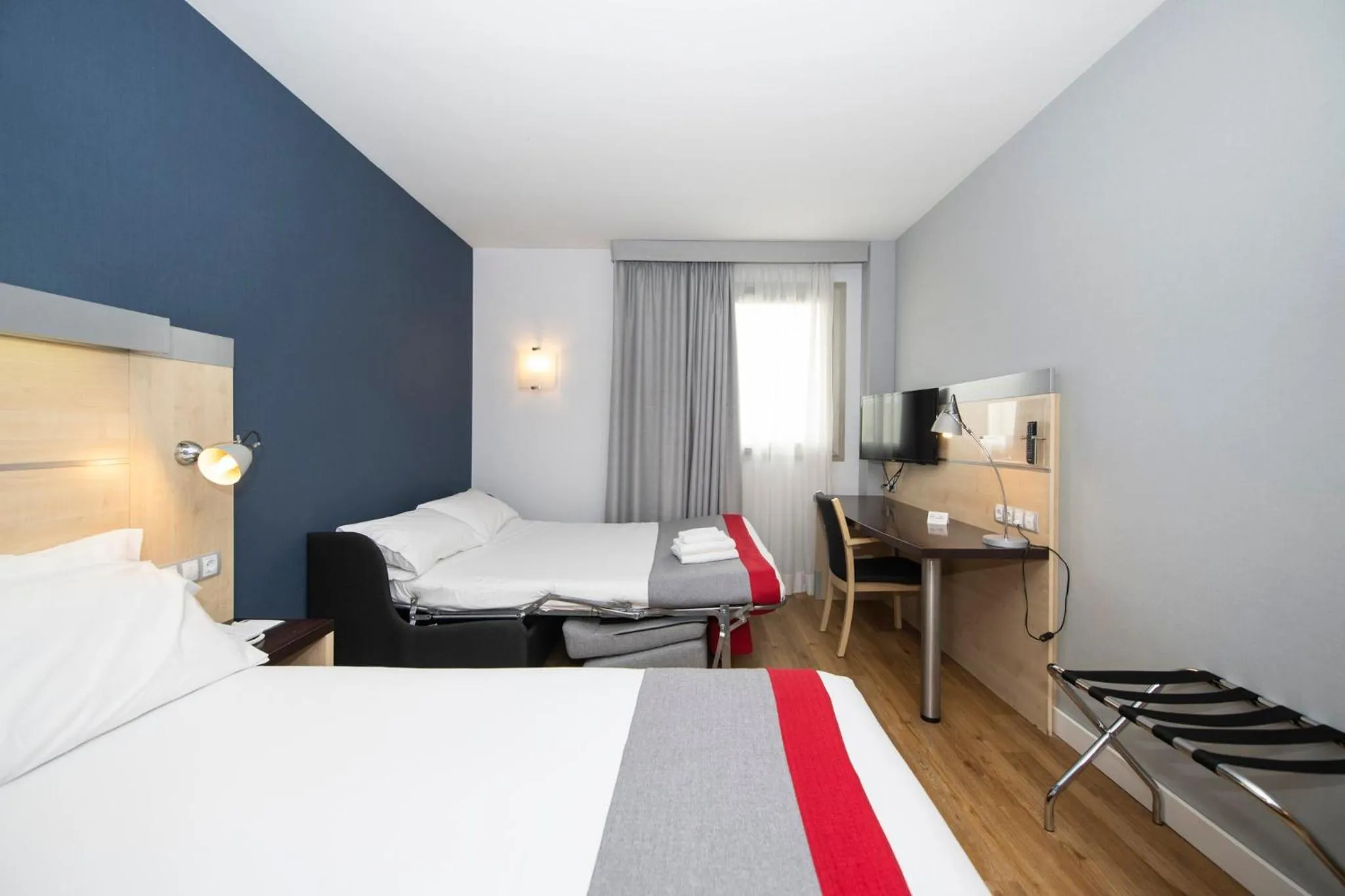 Photo of the whole room, Bed in Holiday Inn Express Molins de Rei by IHG