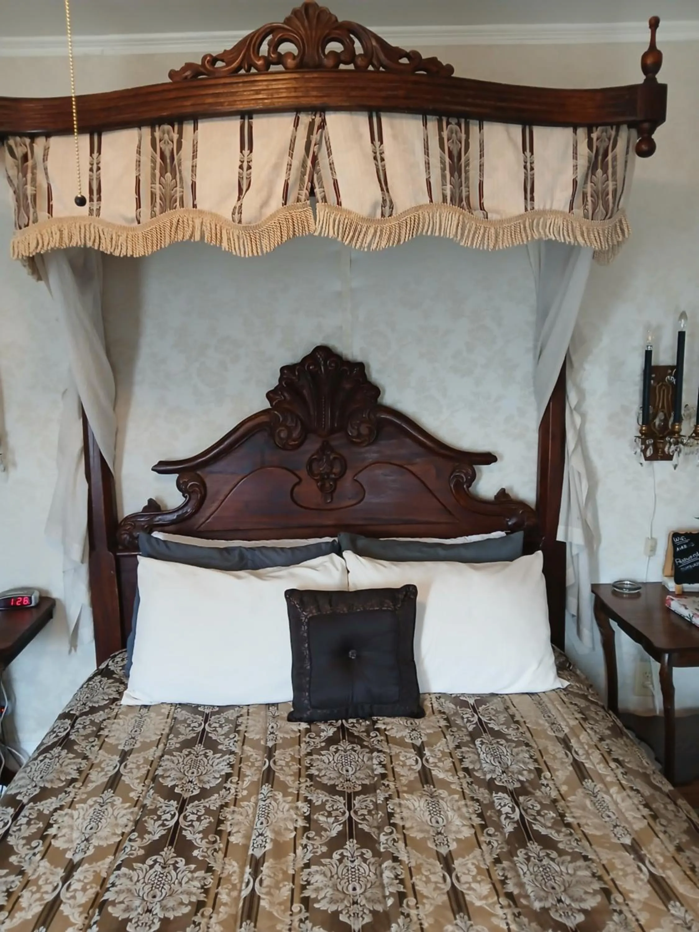 Bed in The Bissing House